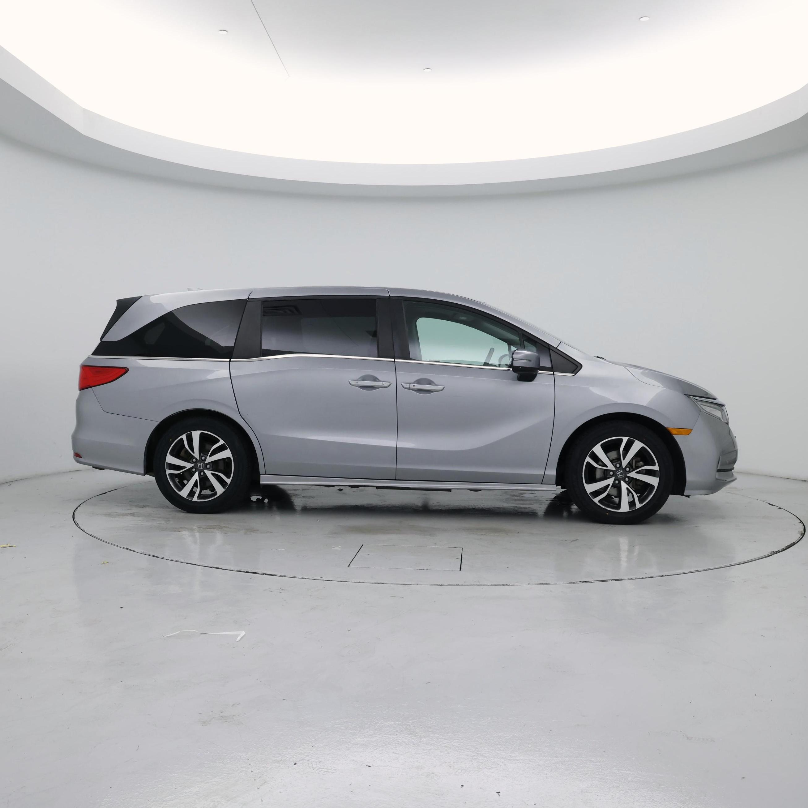 Thumbnail: 2023 Honda Odyssey - 7