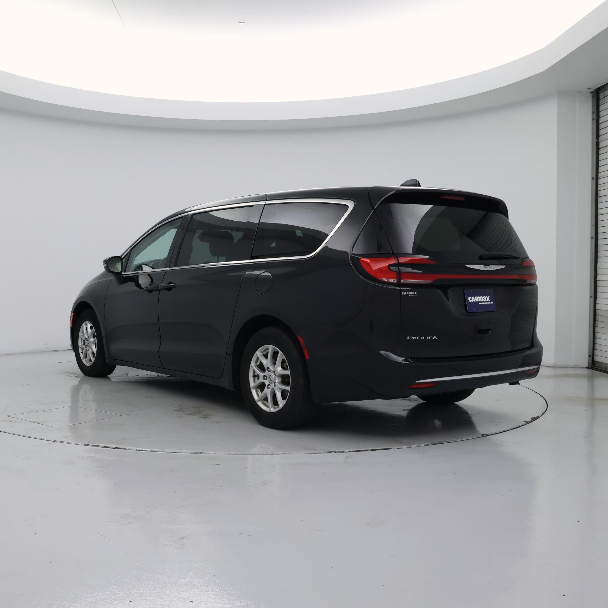 Thumbnail: 2023 Chrysler Pacifica - 2