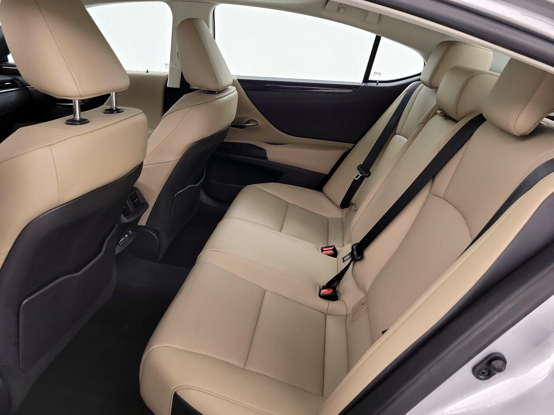 Thumbnail: 2021 Lexus ES - 20