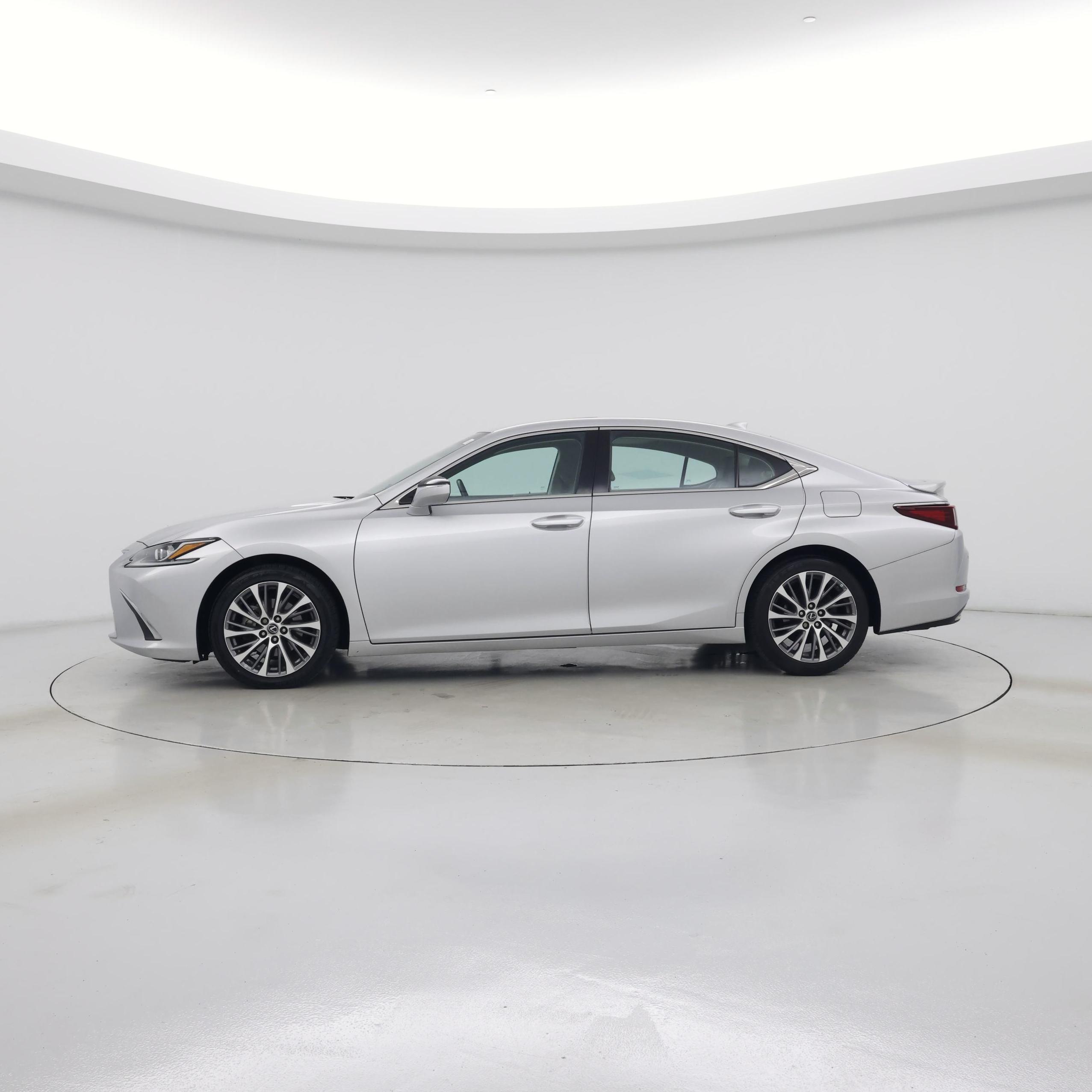 Thumbnail: 2021 Lexus ES - 3