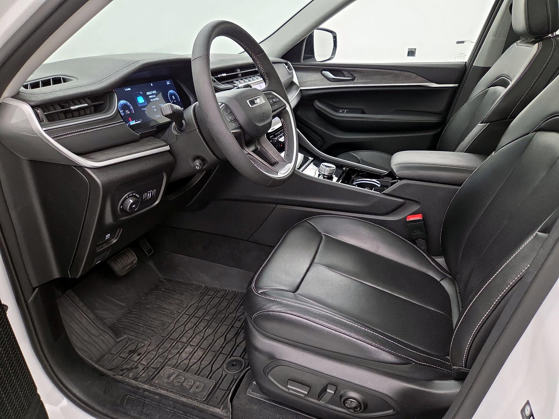 Thumbnail: 2023 Jeep Grand Cherokee - 11