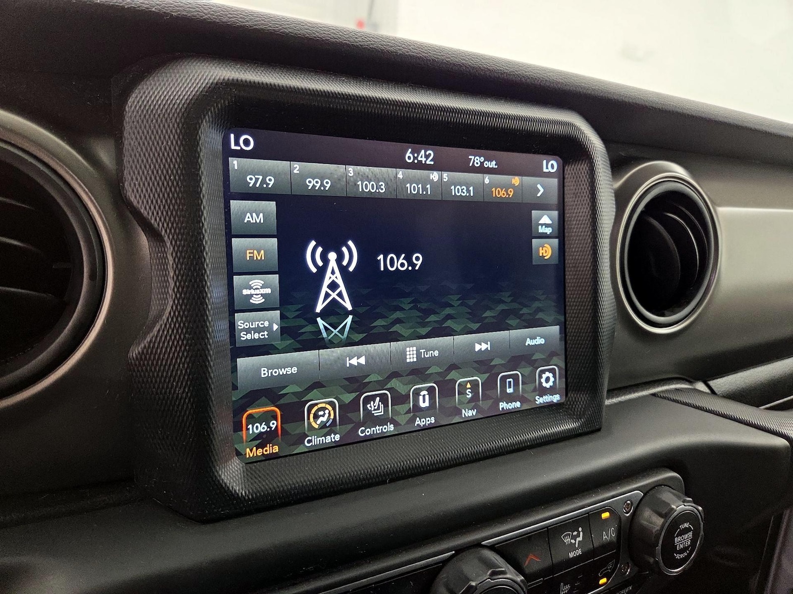 2023 Jeep Wrangler 4xe Willys 4XE - Photo 17