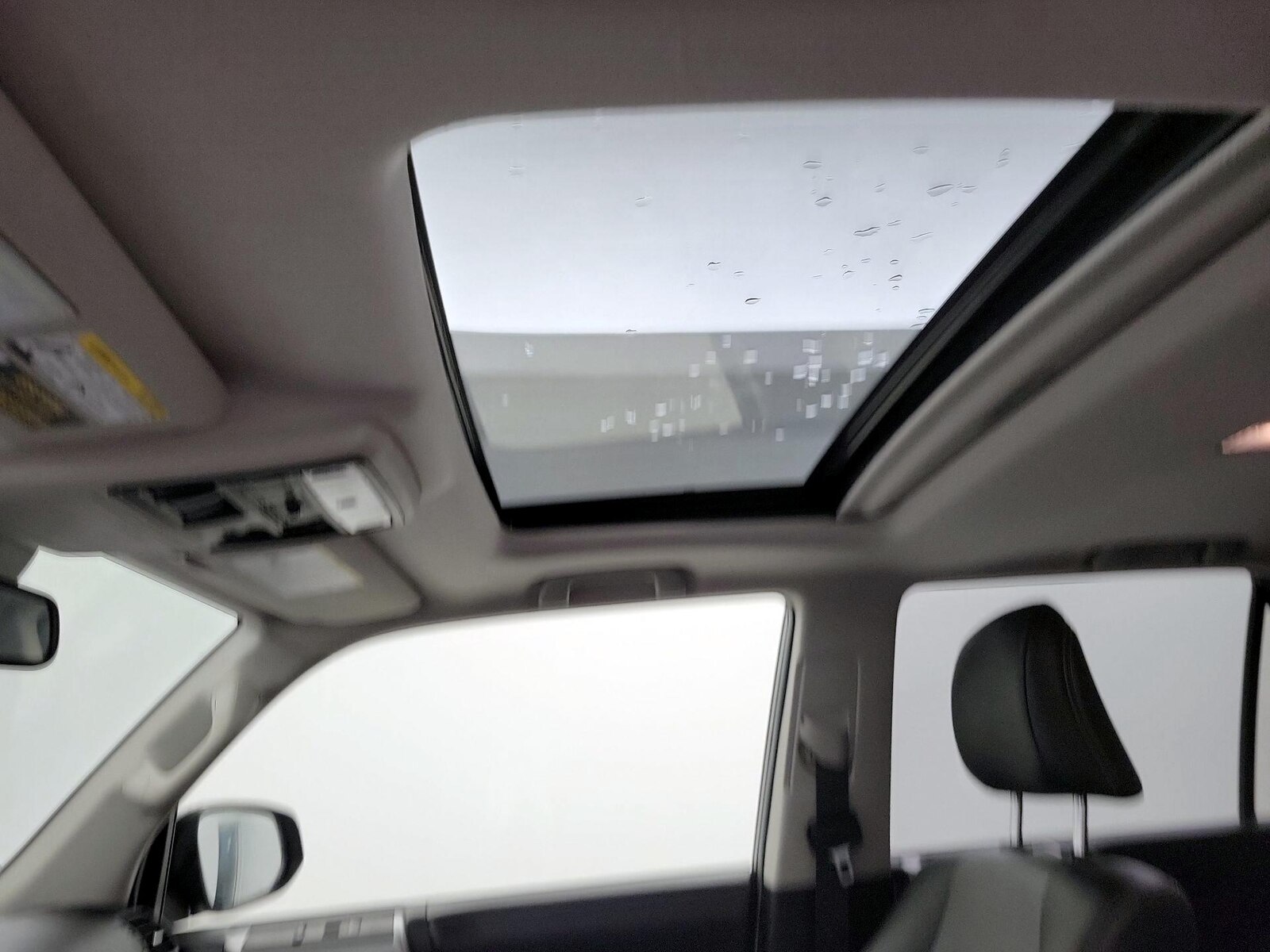 Sunroof(s) & Overhead Airbags