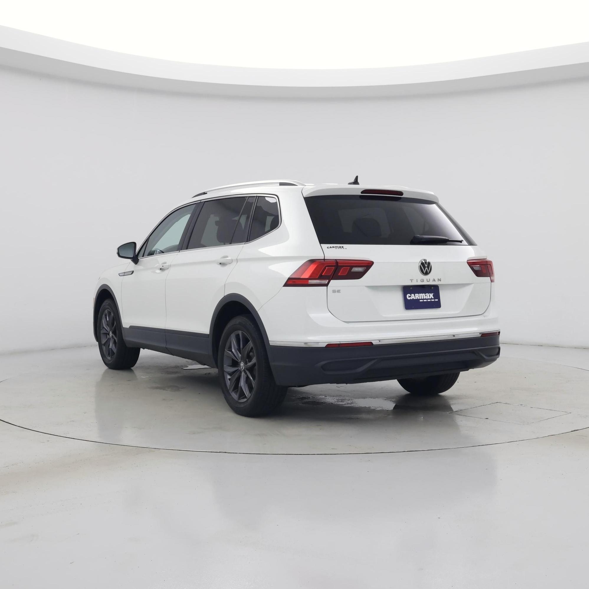 Thumbnail: 2023 Volkswagen Tiguan - 2