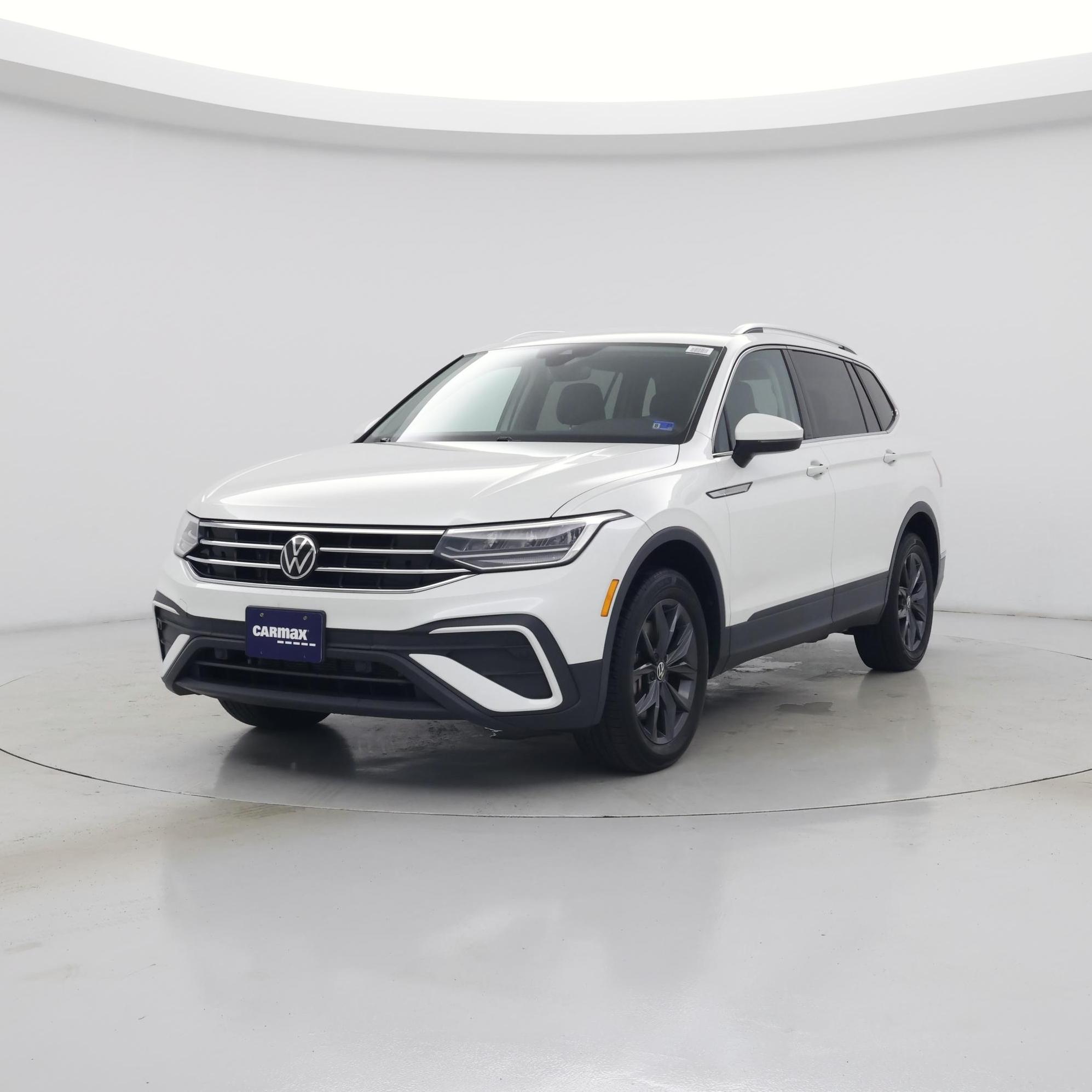 Thumbnail: 2023 Volkswagen Tiguan - 4