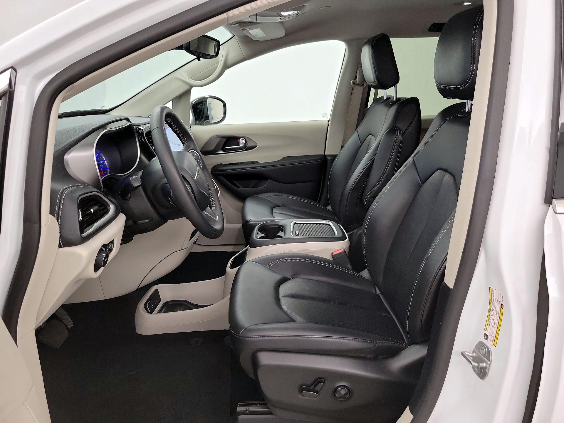 Thumbnail: 2024 Chrysler Pacifica - 11