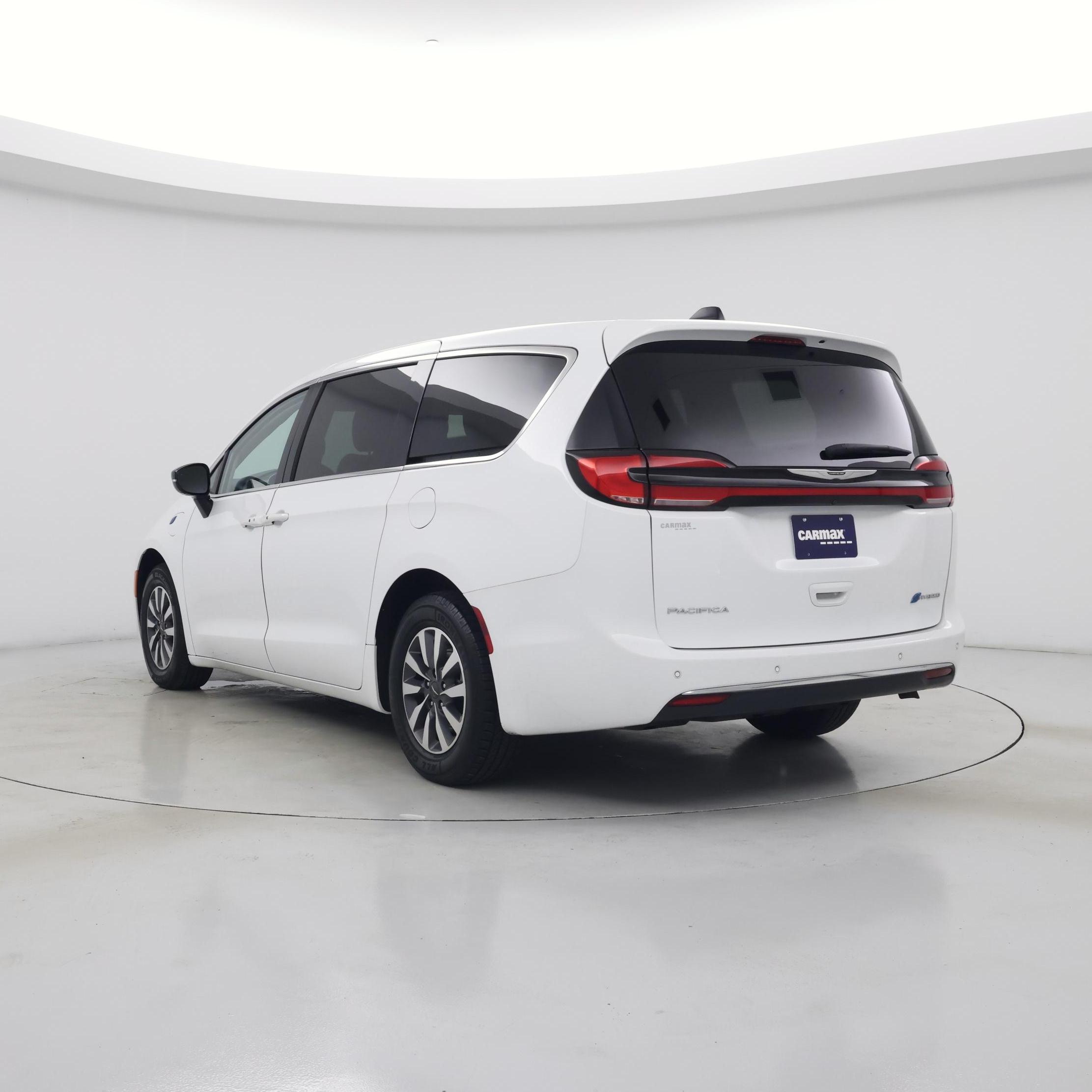 Thumbnail: 2024 Chrysler Pacifica - 2