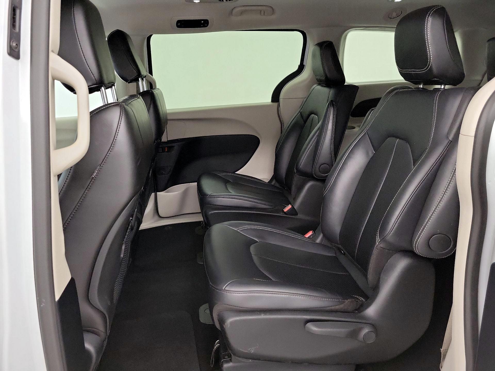Thumbnail: 2024 Chrysler Pacifica - 20