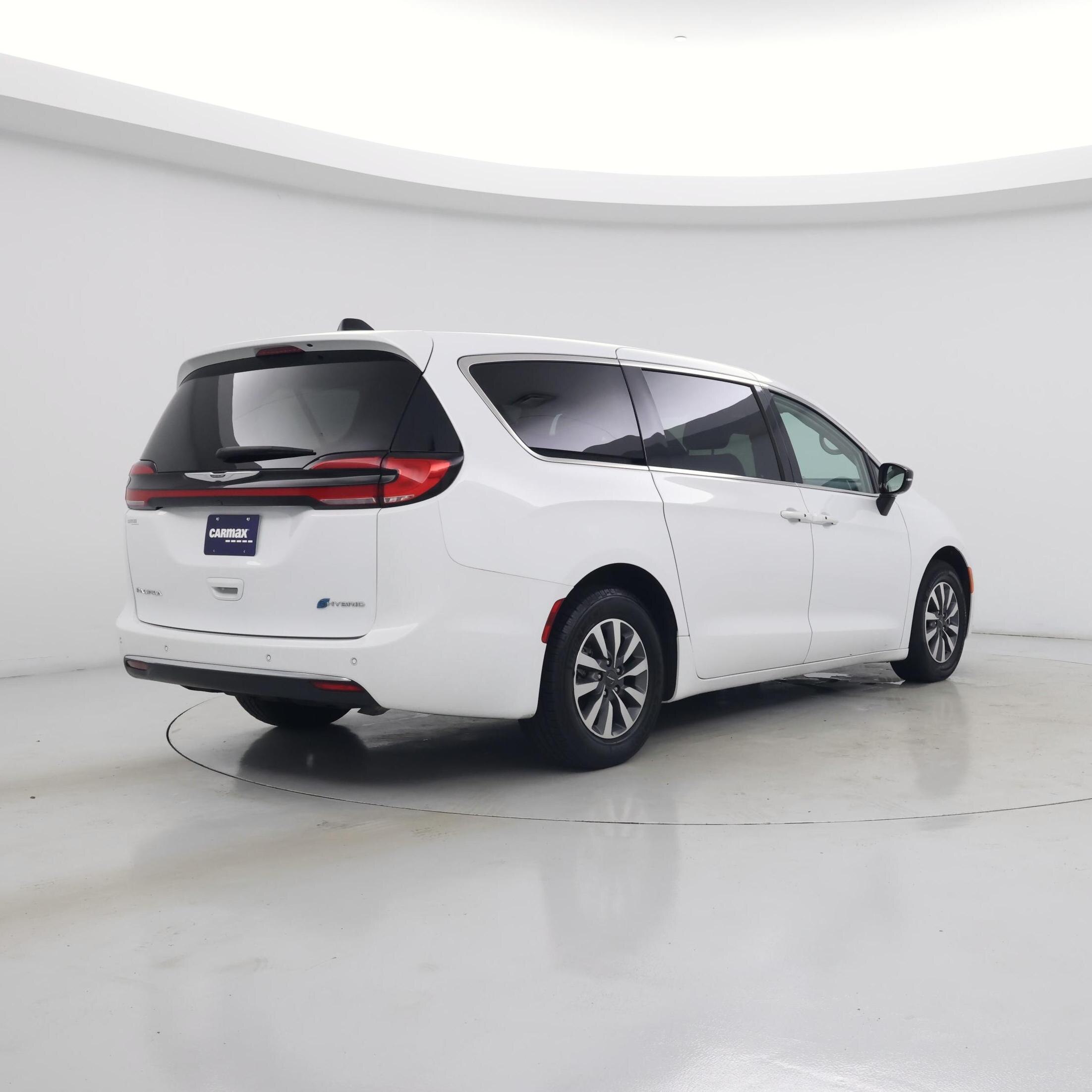 Thumbnail: 2024 Chrysler Pacifica - 8