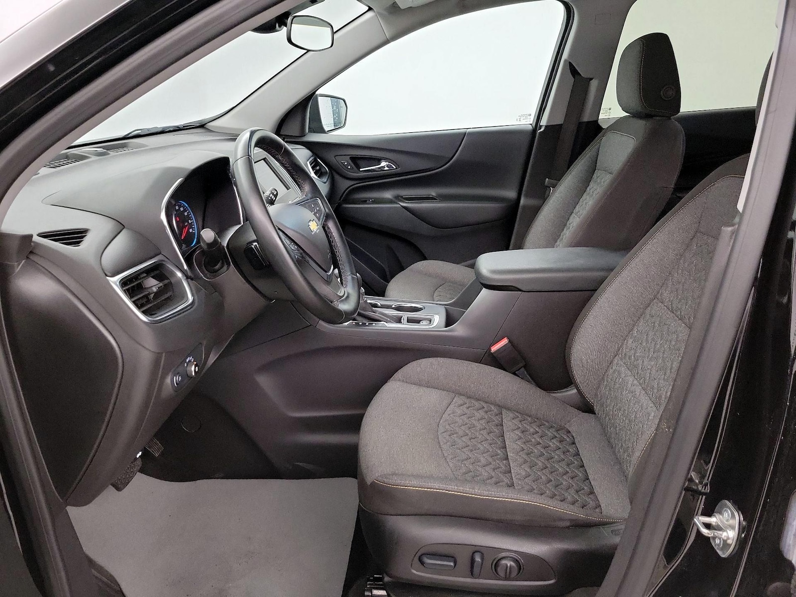 2024 Chevrolet Equinox LT - Photo 12