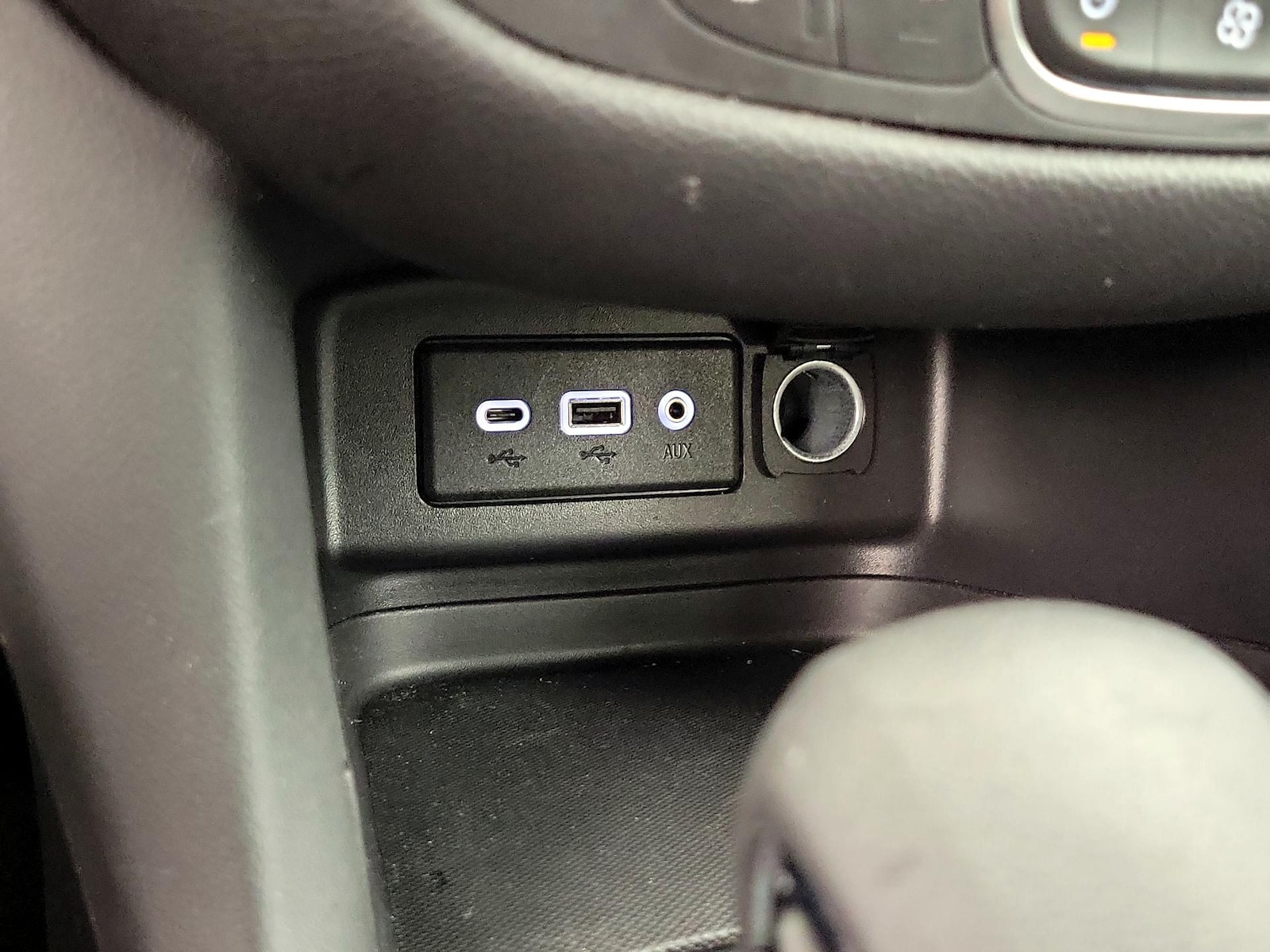 2024 Chevrolet Equinox LT - Photo 19