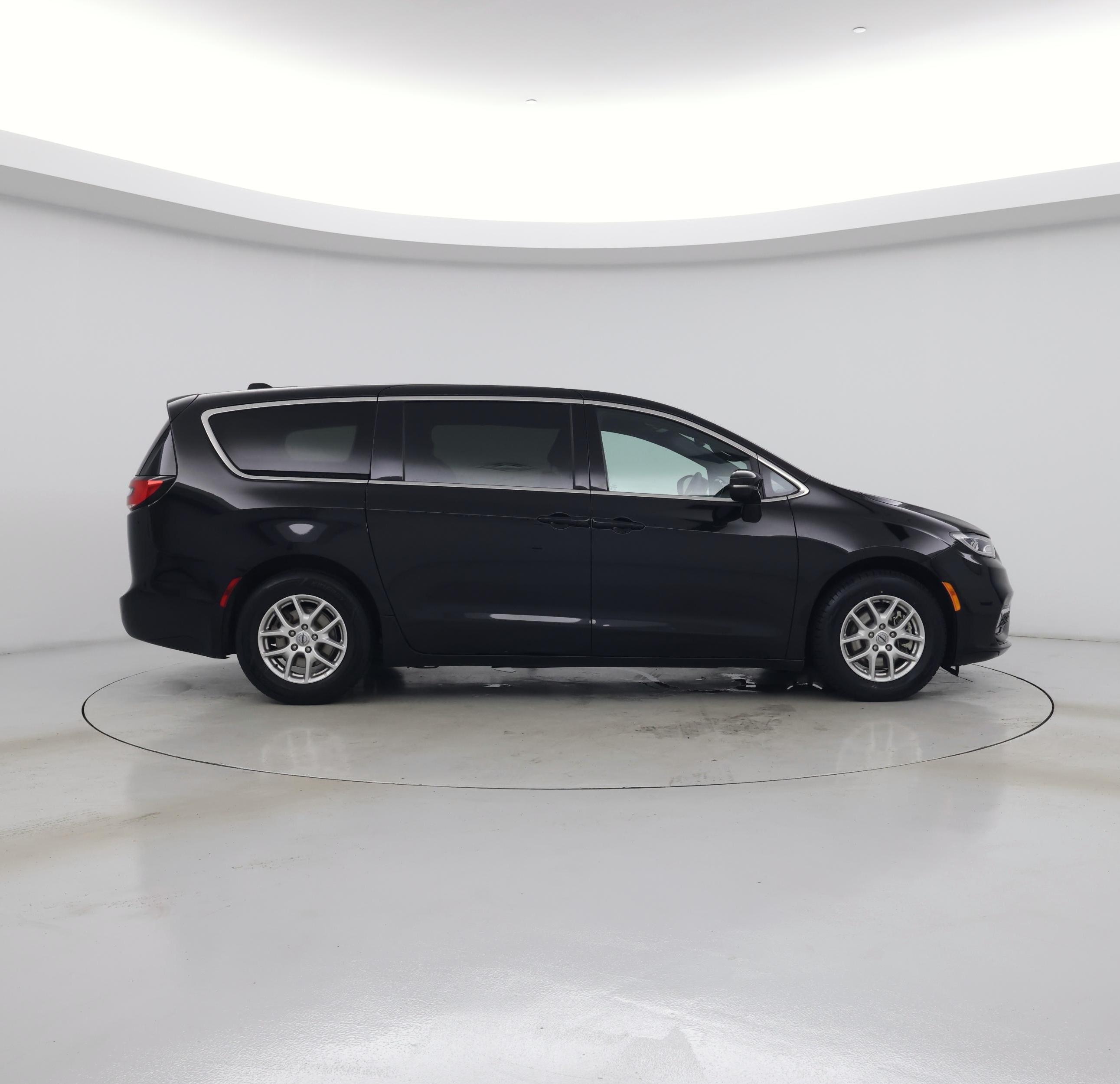 Thumbnail: 2025 Chrysler Pacifica - 7