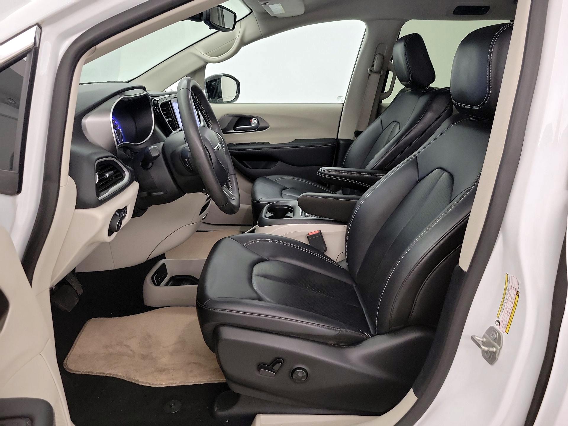 Thumbnail: 2024 Chrysler Pacifica - 11