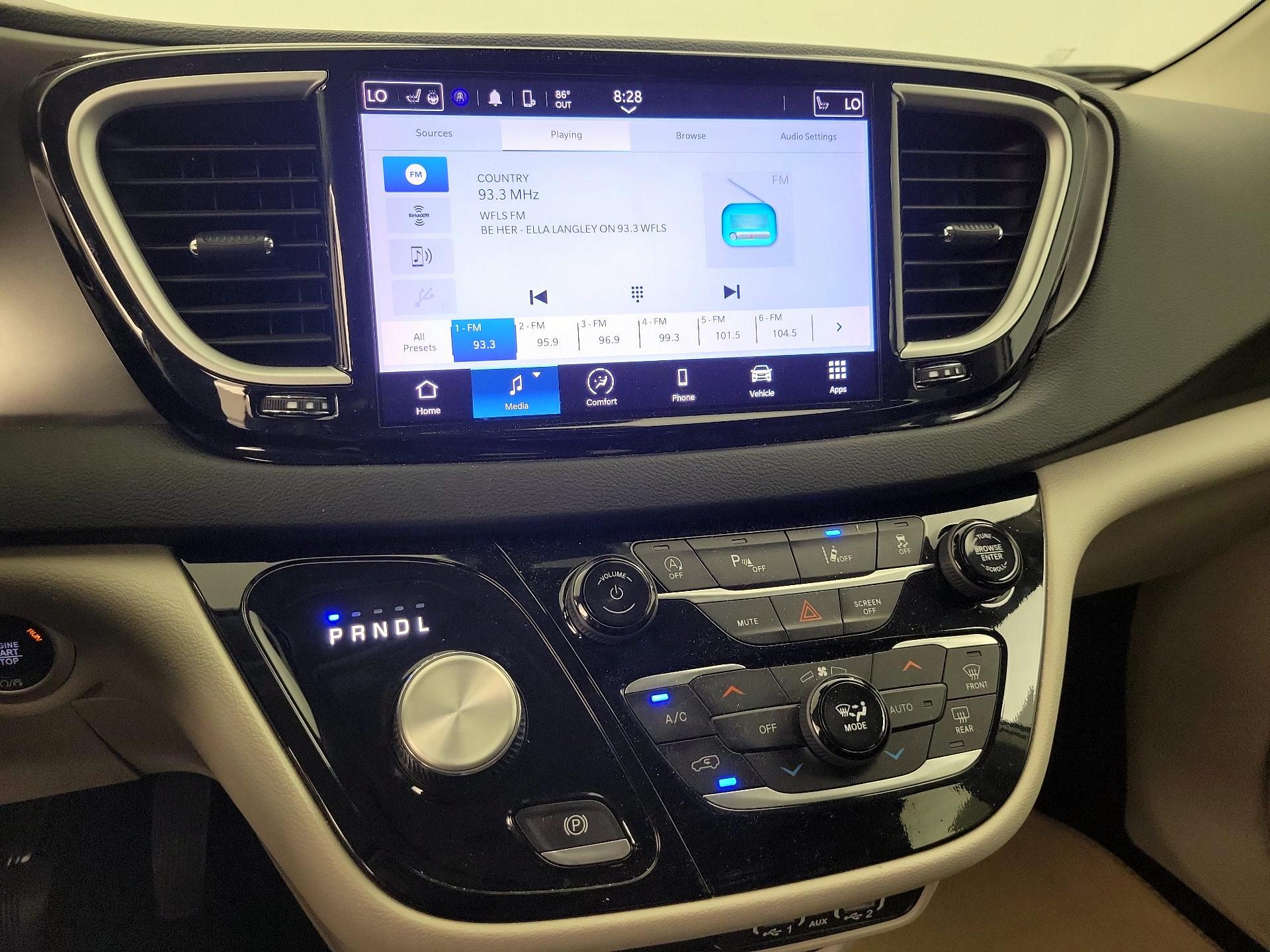 Thumbnail: 2024 Chrysler Pacifica - 15