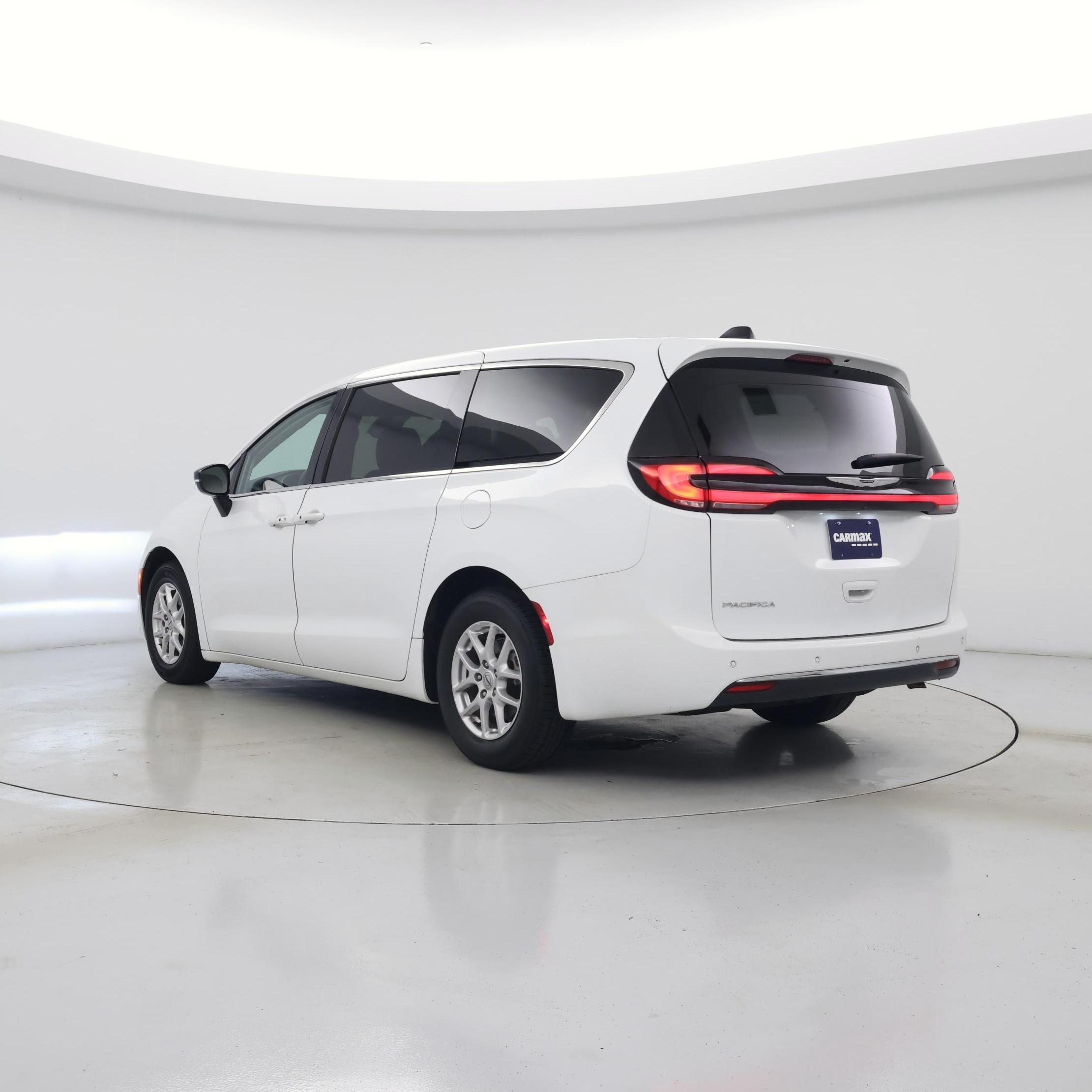 Thumbnail: 2024 Chrysler Pacifica - 2