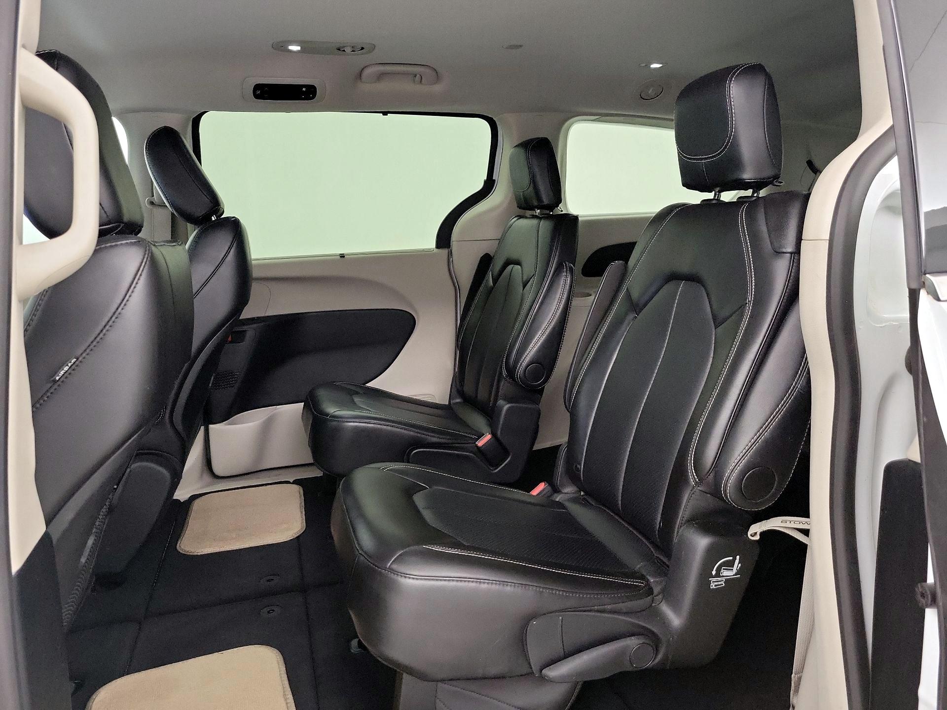 Thumbnail: 2024 Chrysler Pacifica - 19