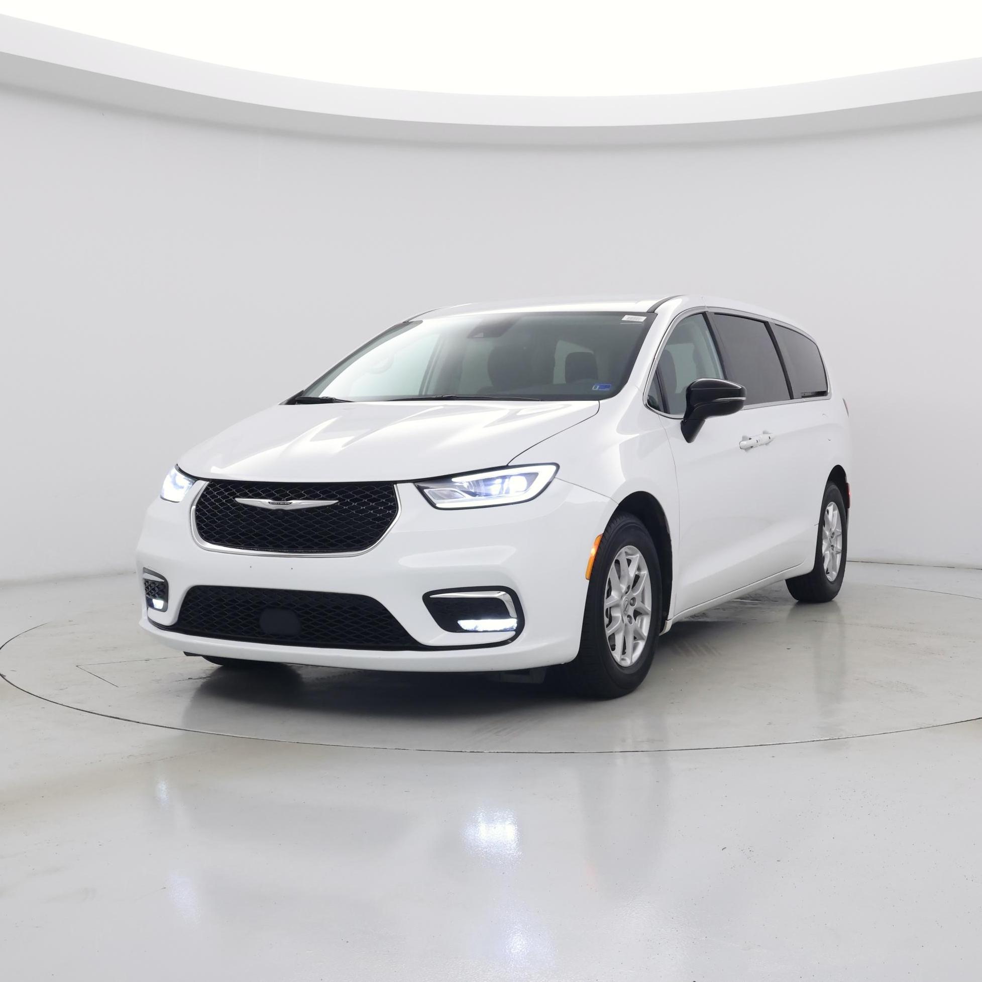 Thumbnail: 2024 Chrysler Pacifica - 4