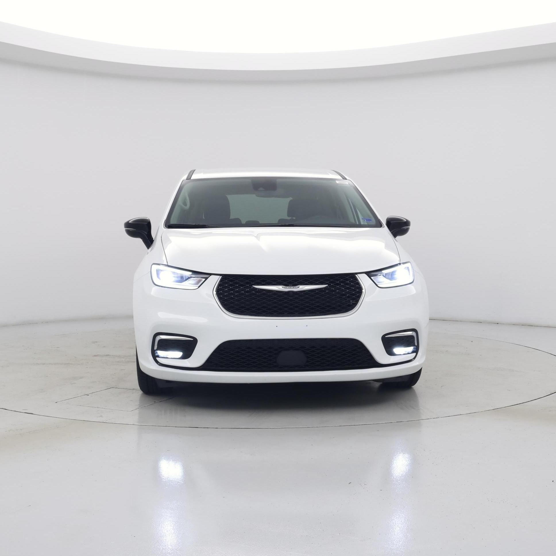 Thumbnail: 2024 Chrysler Pacifica - 5