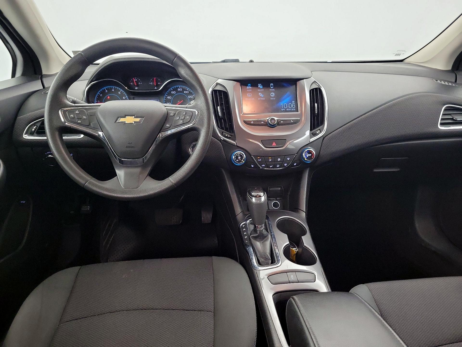 Thumbnail: 2016 Chevrolet Cruze - 9