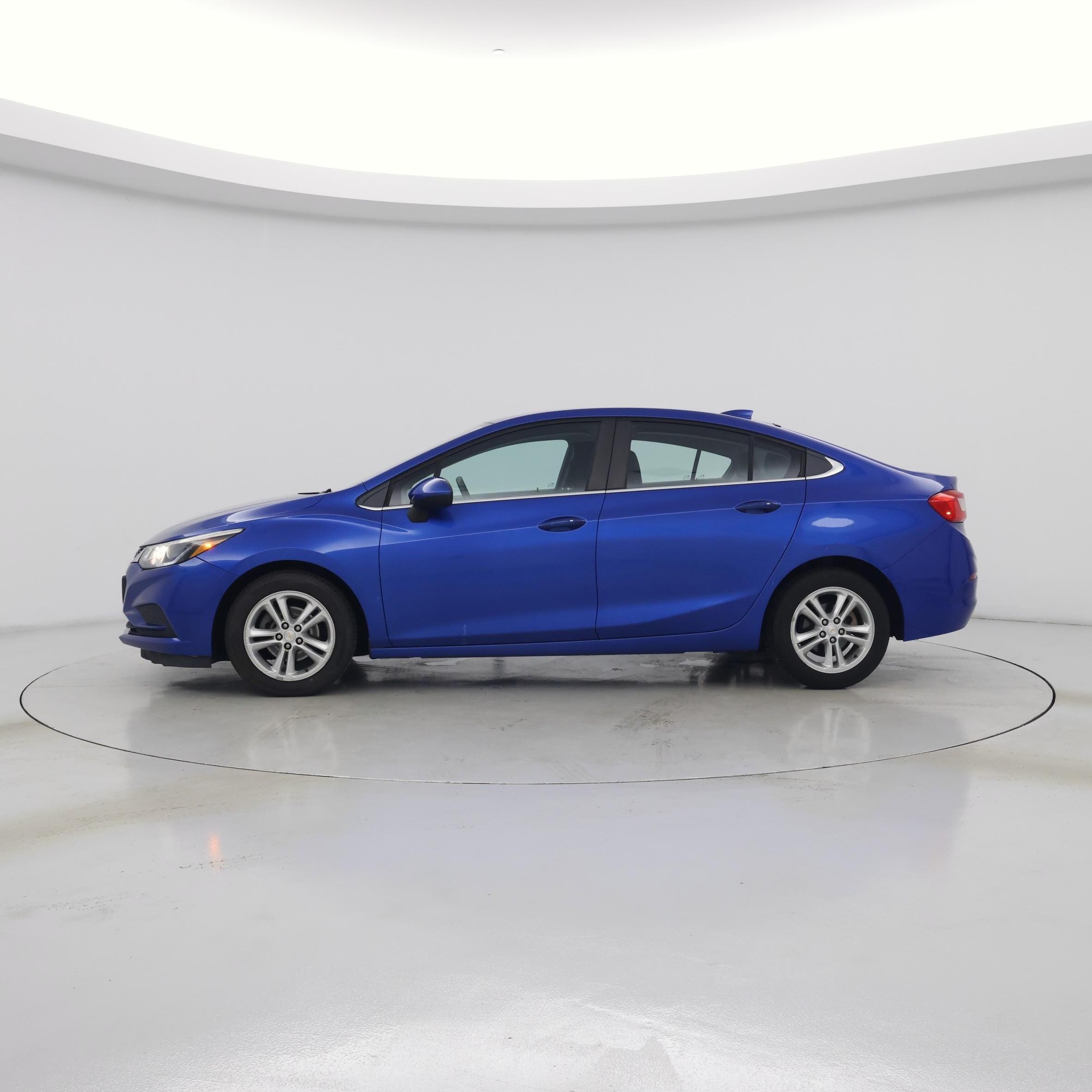 Thumbnail: 2016 Chevrolet Cruze - 3