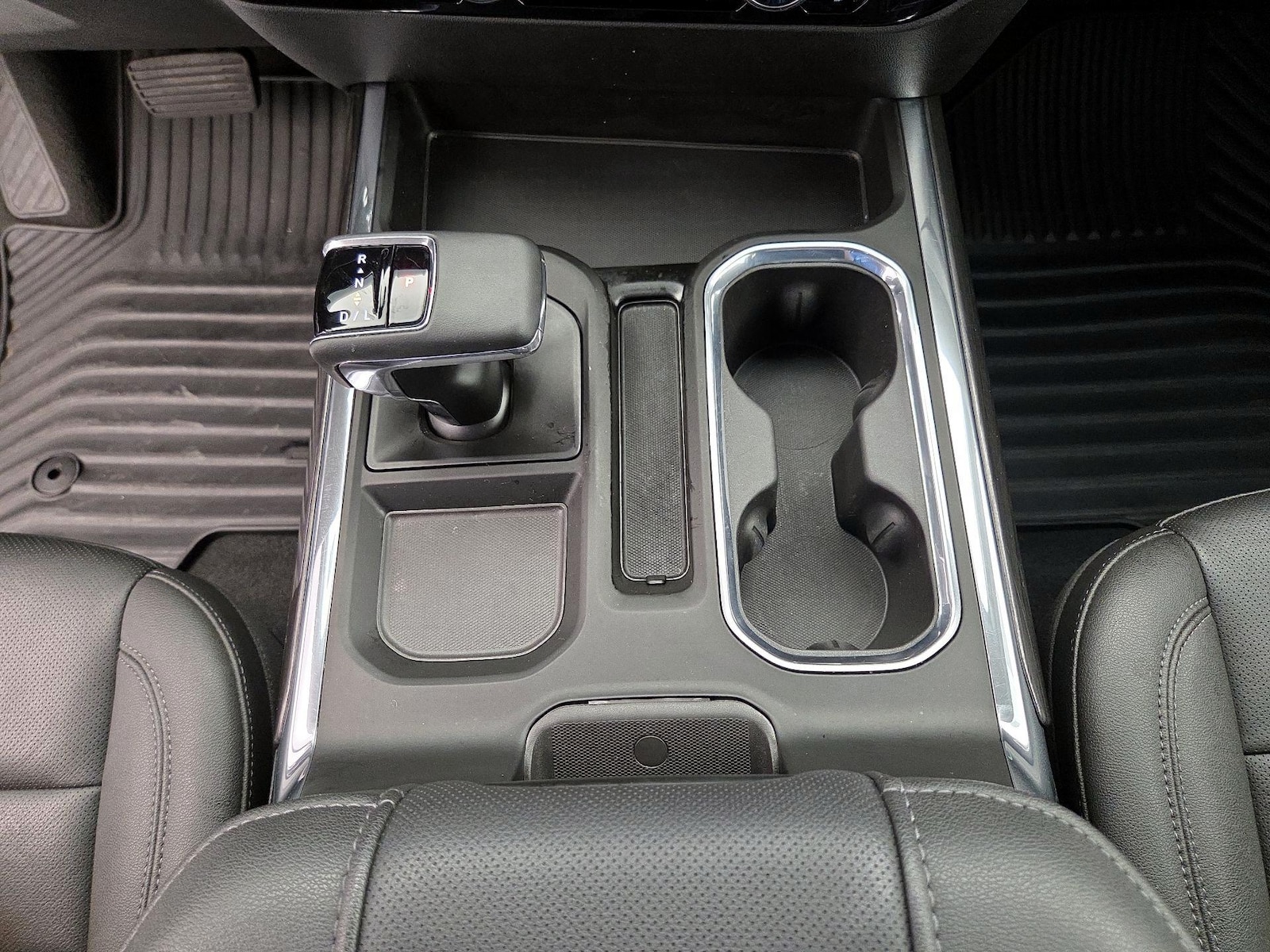 2025 Chevrolet Silverado 1500 LTZ - Photo 19