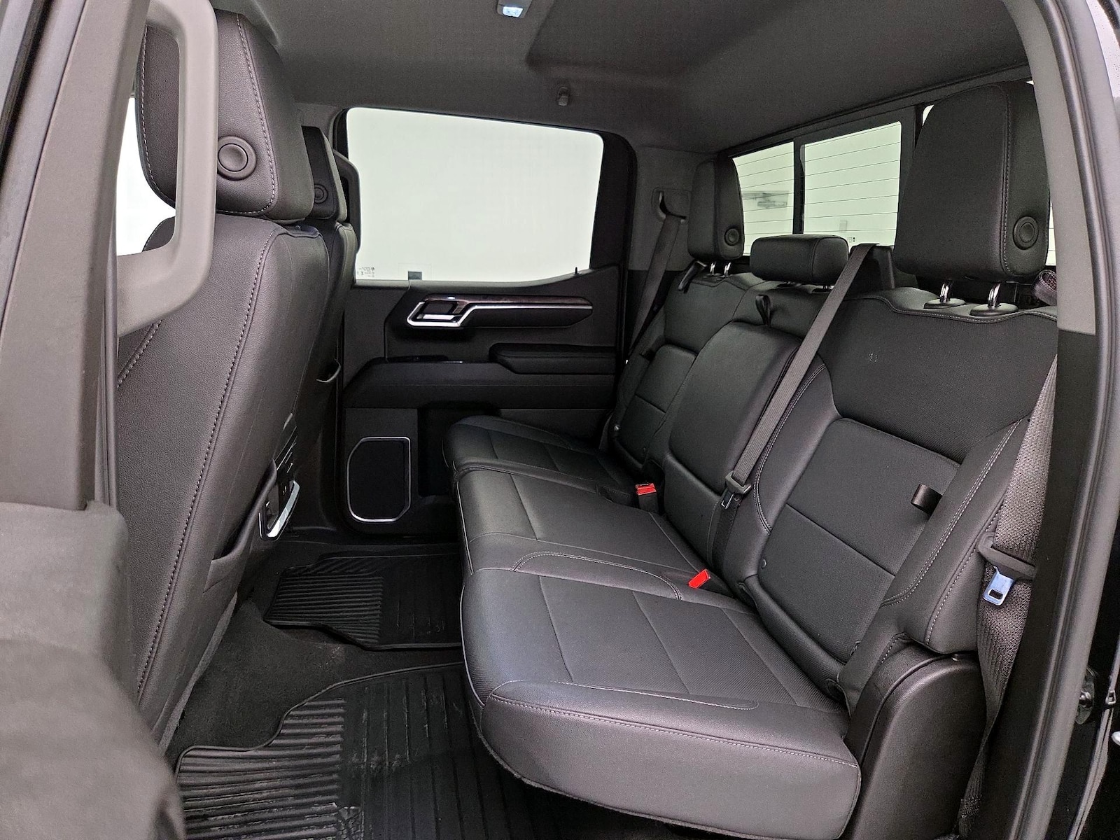 2025 Chevrolet Silverado 1500 LTZ - Photo 21