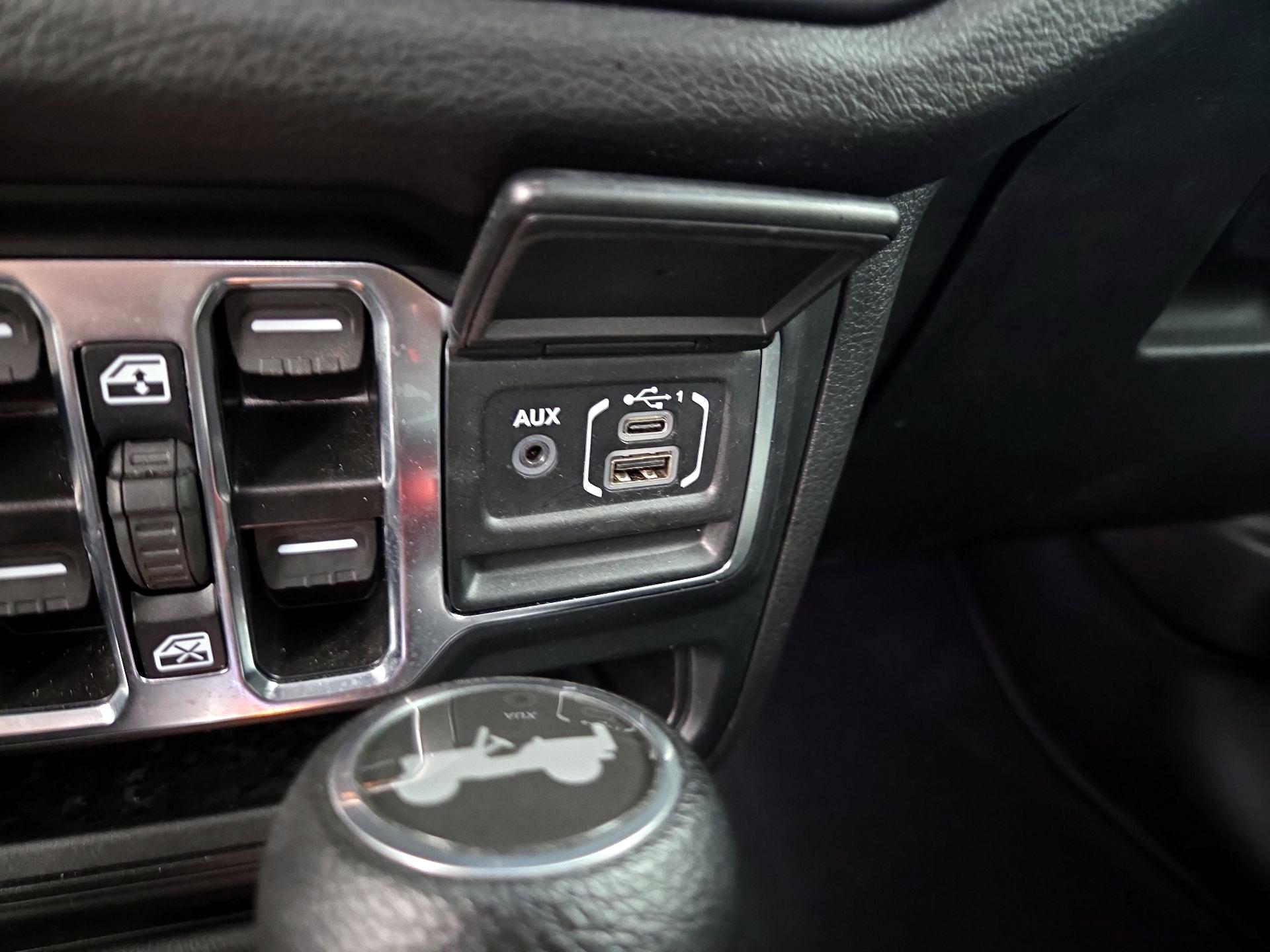 Thumbnail: 2024 Jeep Wrangler - 18