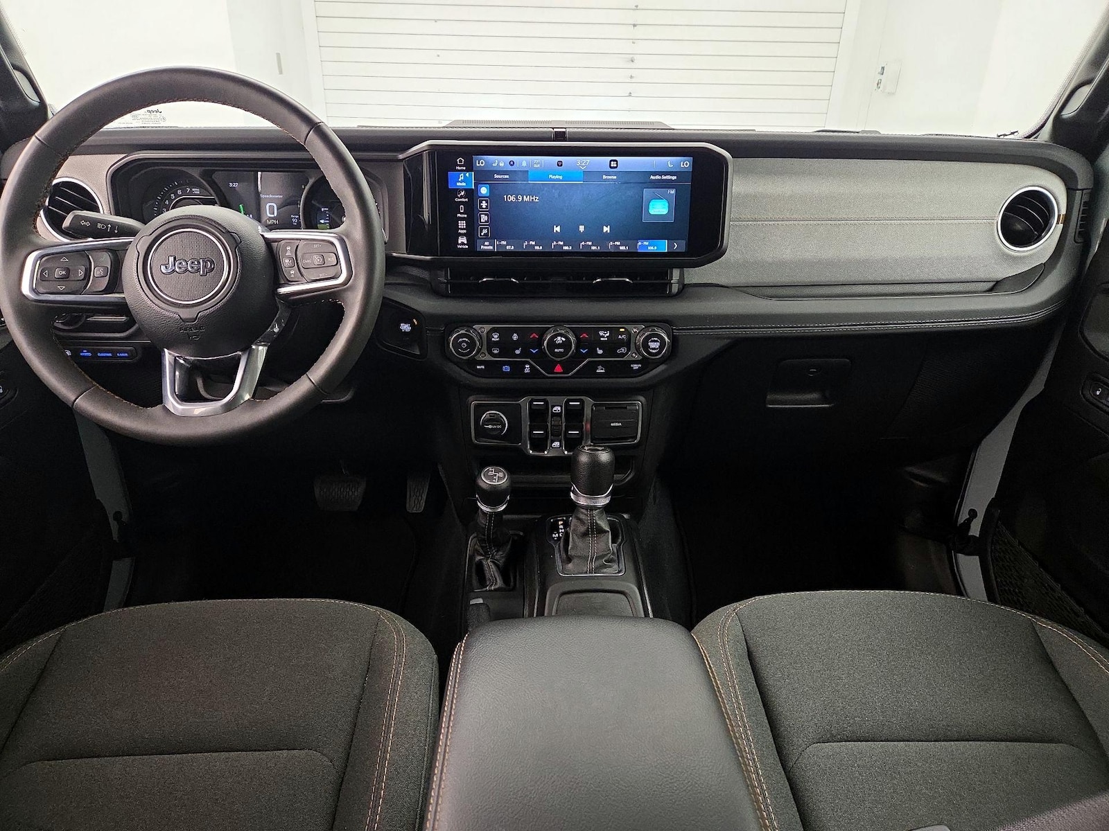 Apple CarPlay® & Android Auto™