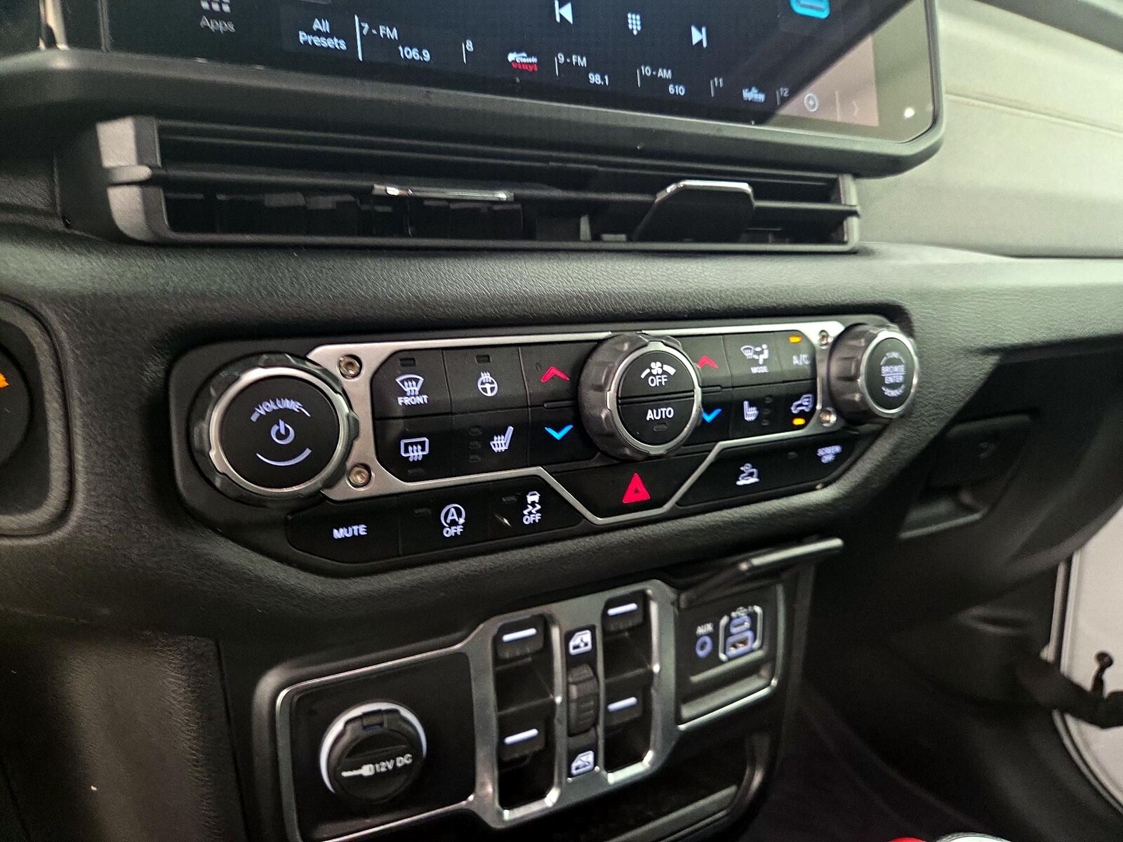 2024 Jeep Wrangler 4-Door Sport S - Photo 17