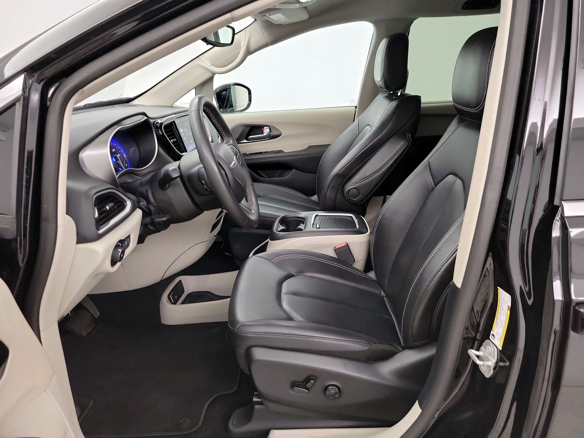 Thumbnail: 2024 Chrysler Pacifica - 11