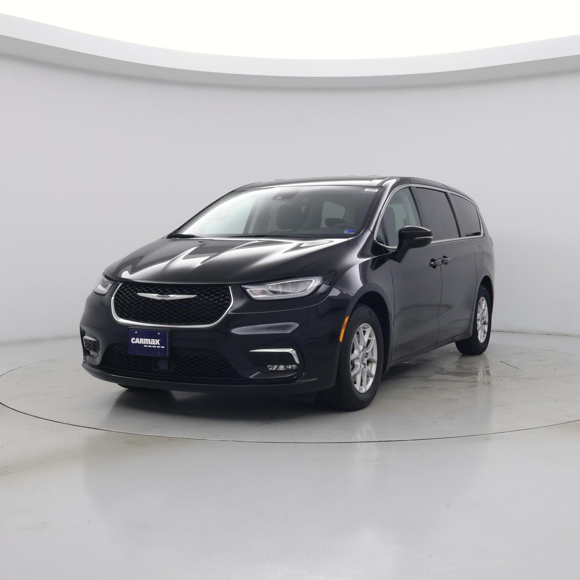 Thumbnail: 2024 Chrysler Pacifica - 4