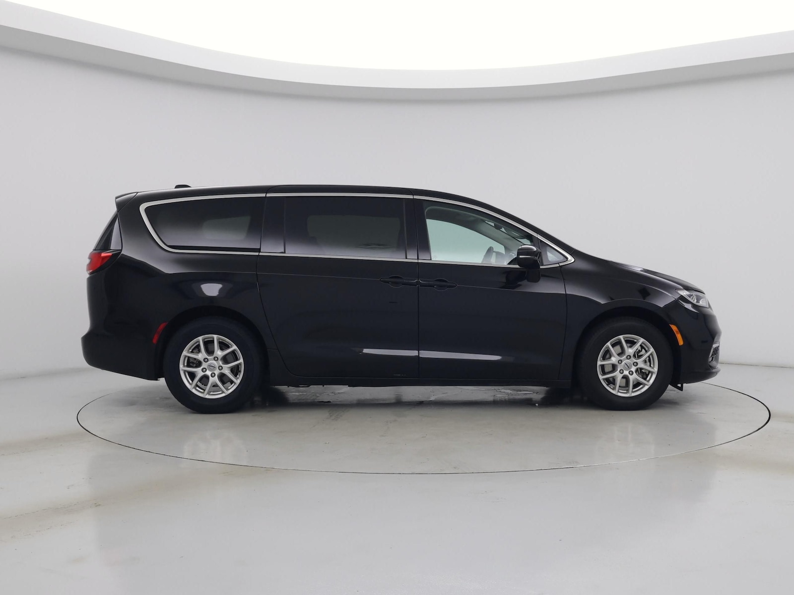 2024 Chrysler Pacifica Touring L - Photo 8