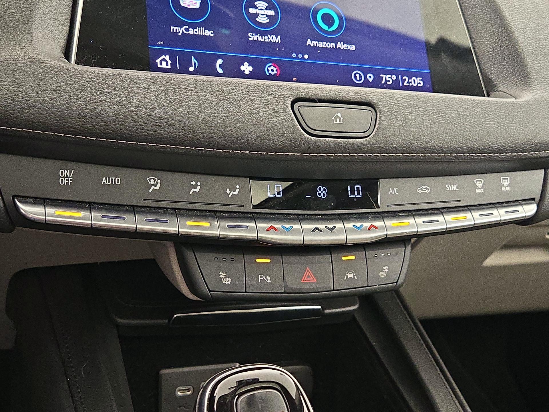 Thumbnail: 2023 Cadillac XT4 - 16