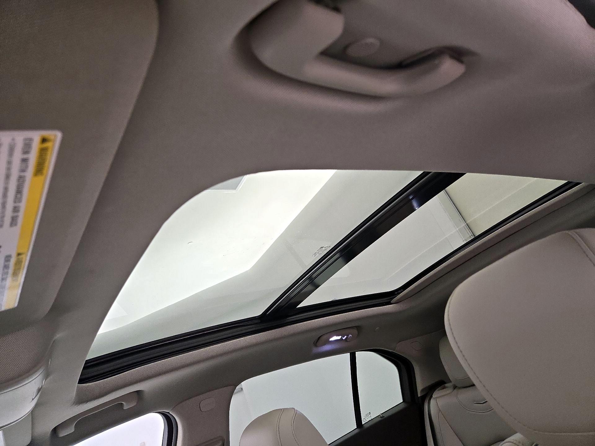 Thumbnail: 2023 Cadillac XT4 - 19