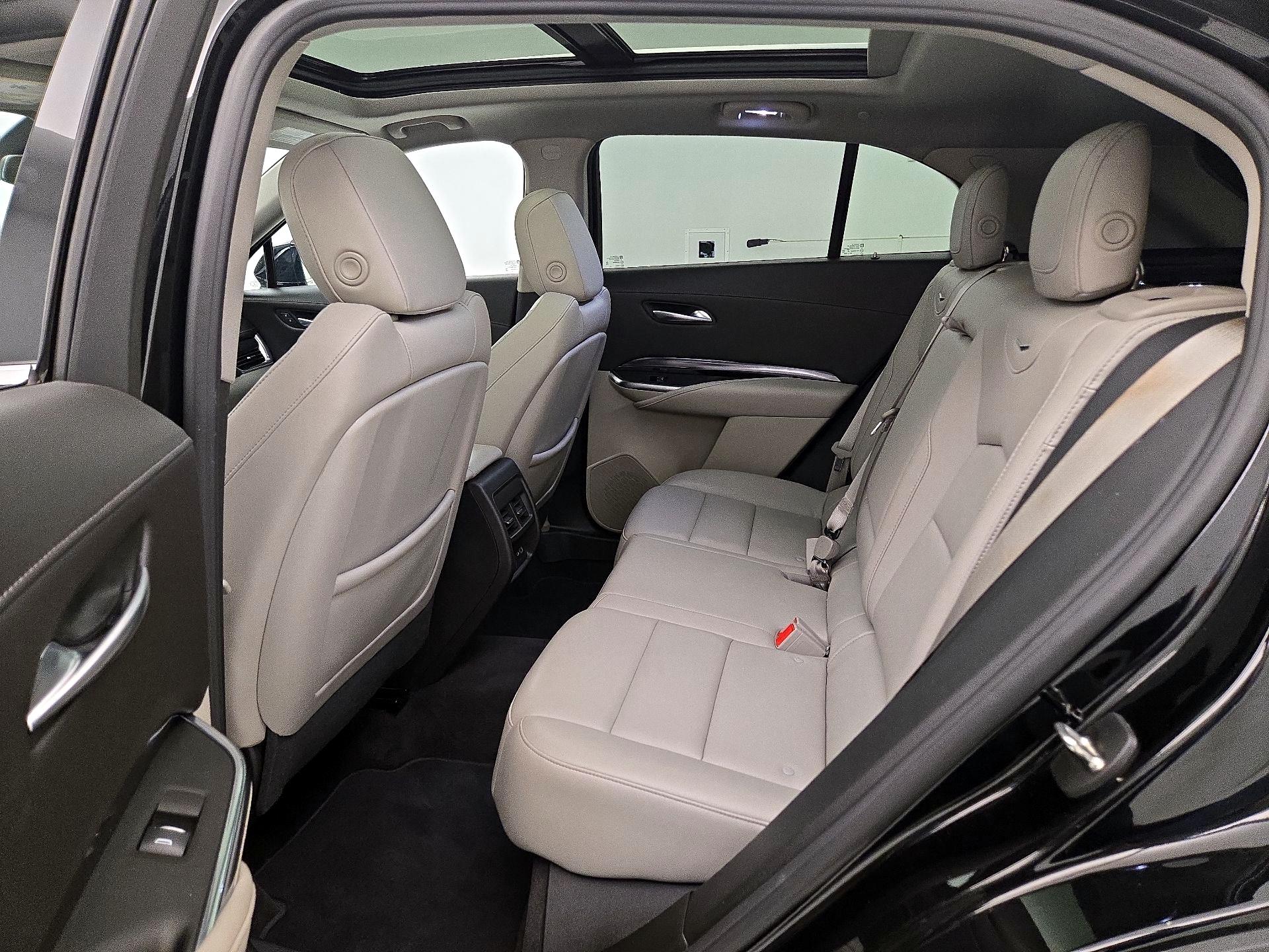 Thumbnail: 2023 Cadillac XT4 - 20
