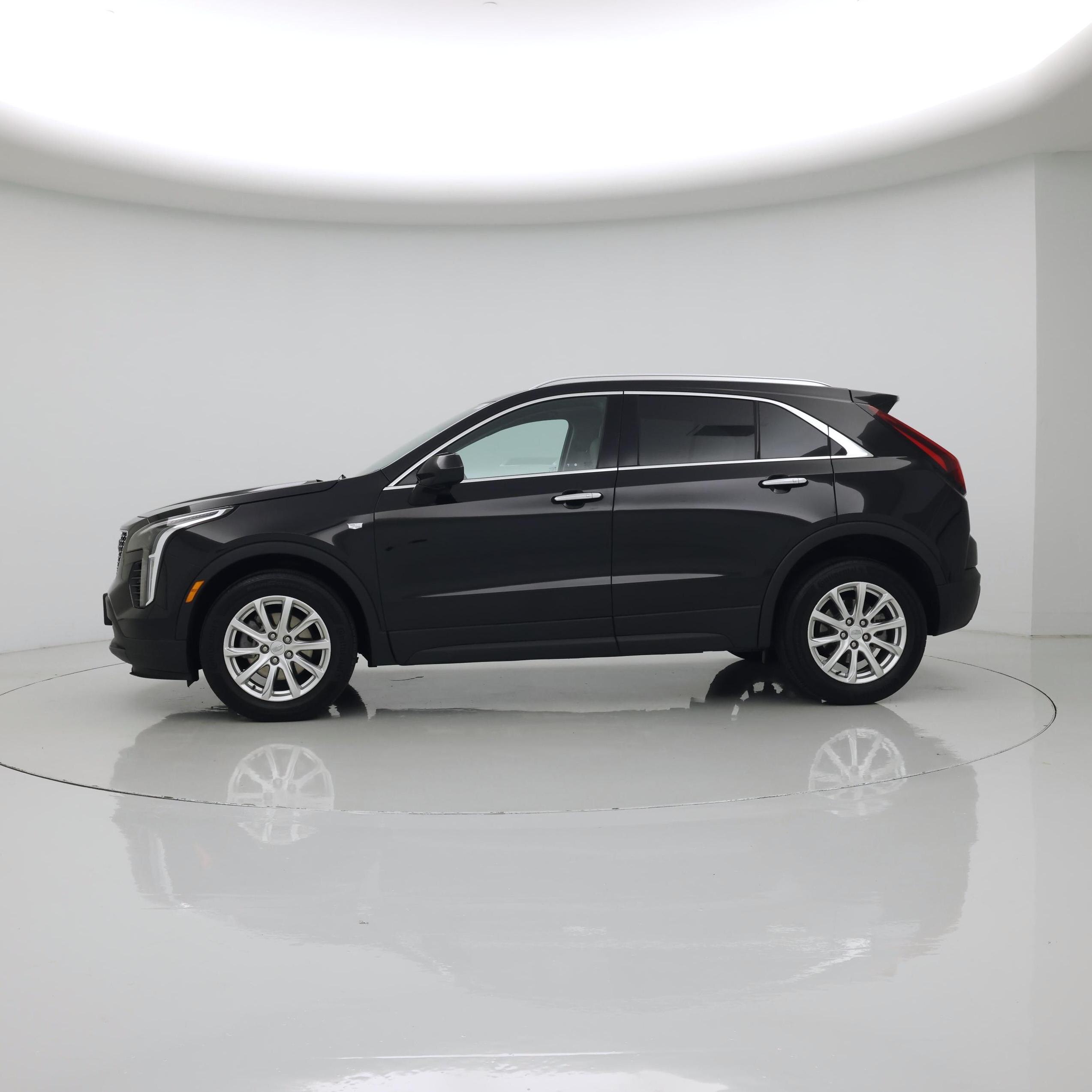 Thumbnail: 2023 Cadillac XT4 - 3
