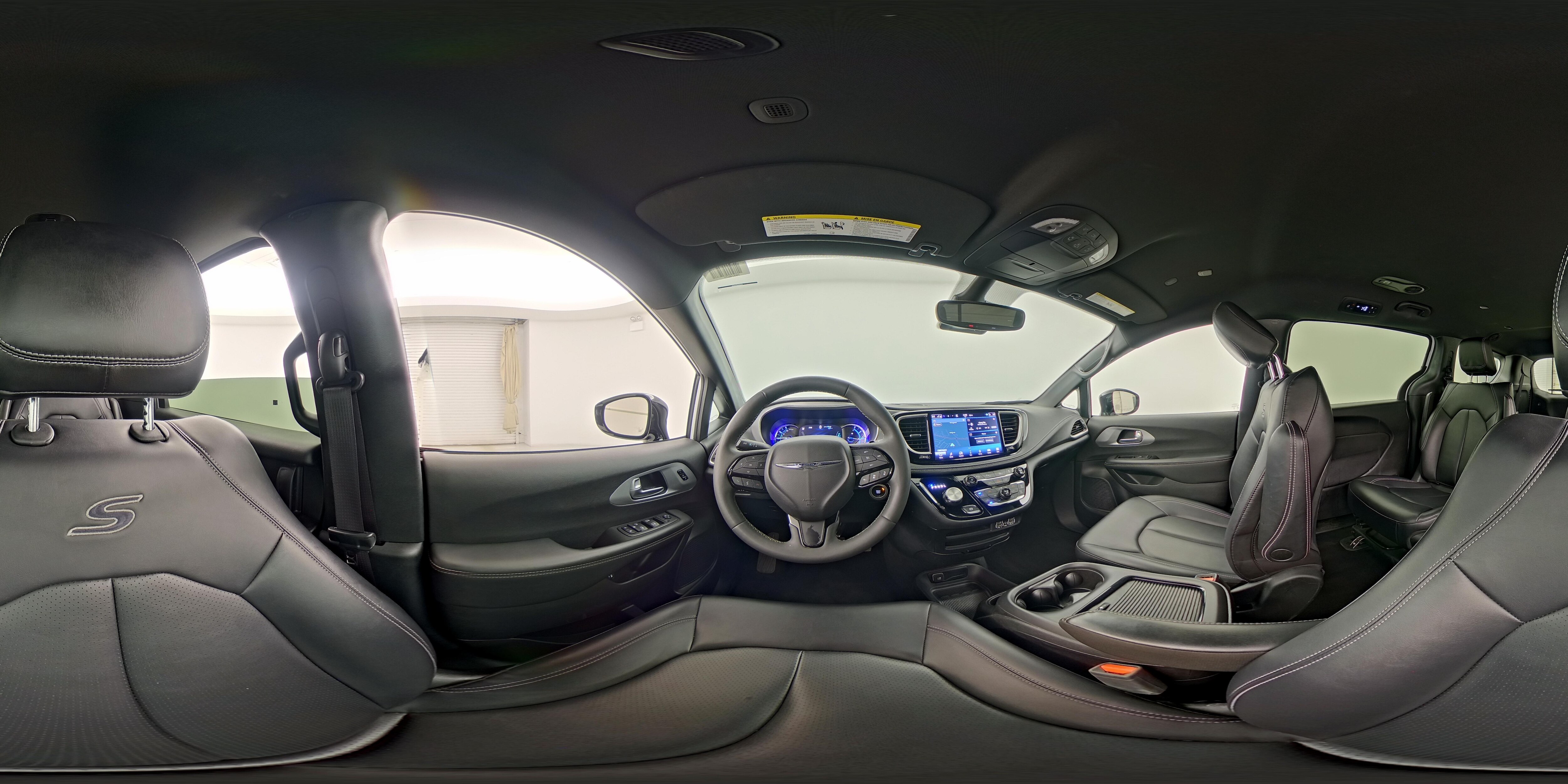 2024 Chrysler Pacifica PHEV Select - Photo 29