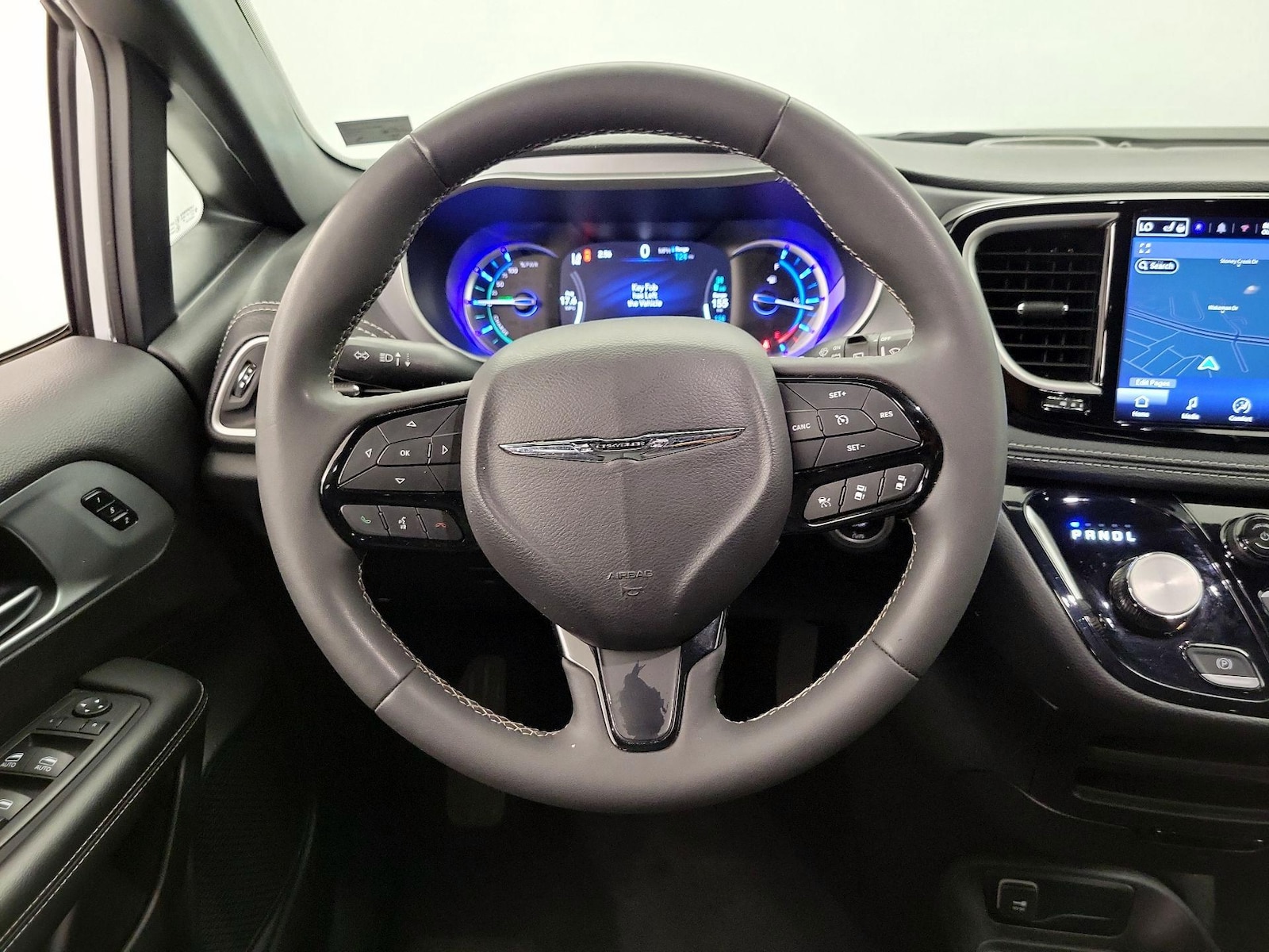 2024 Chrysler Pacifica PHEV Select - Photo 11
