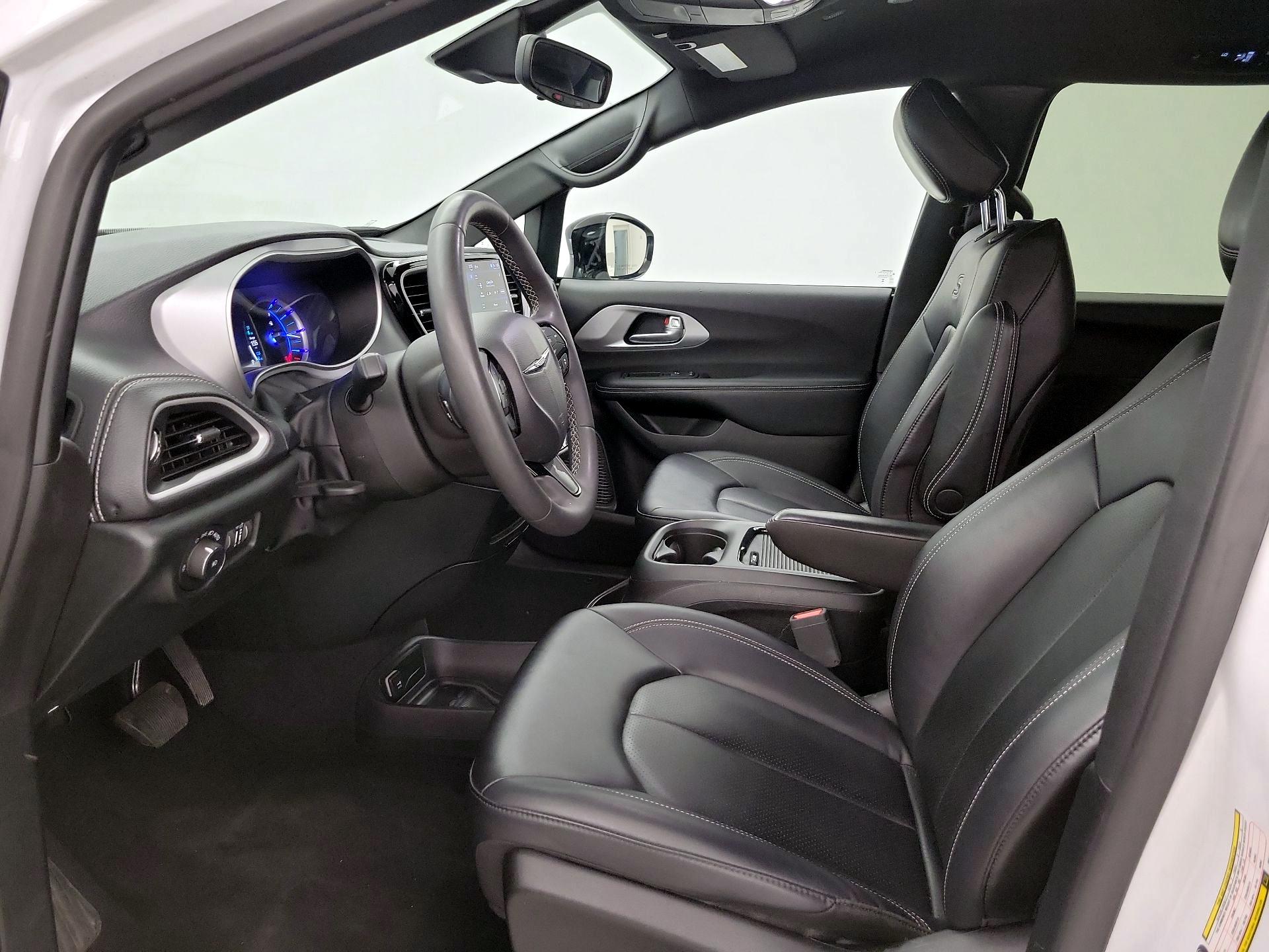 Thumbnail: 2024 Chrysler Pacifica - 11