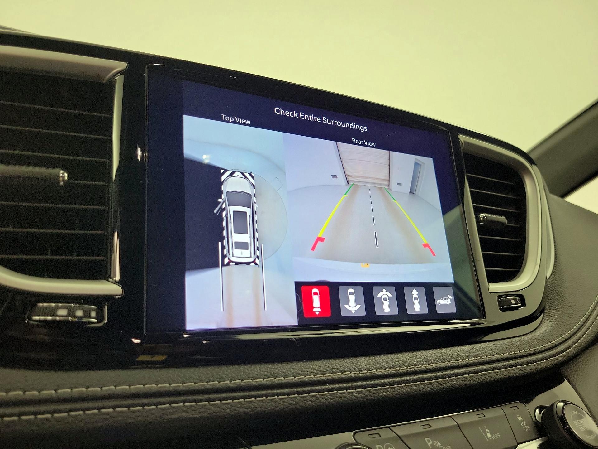 Thumbnail: 2024 Chrysler Pacifica - 15