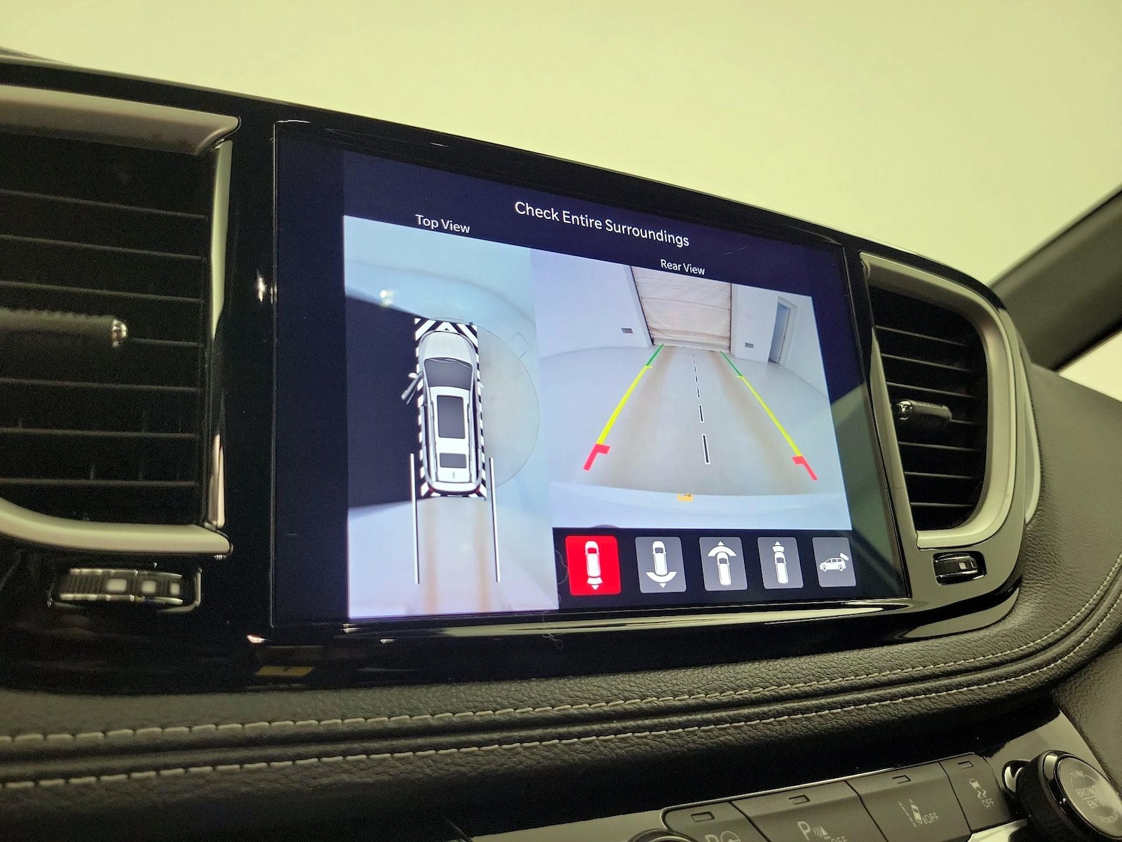 2024 Chrysler Pacifica PHEV Select - Photo 16