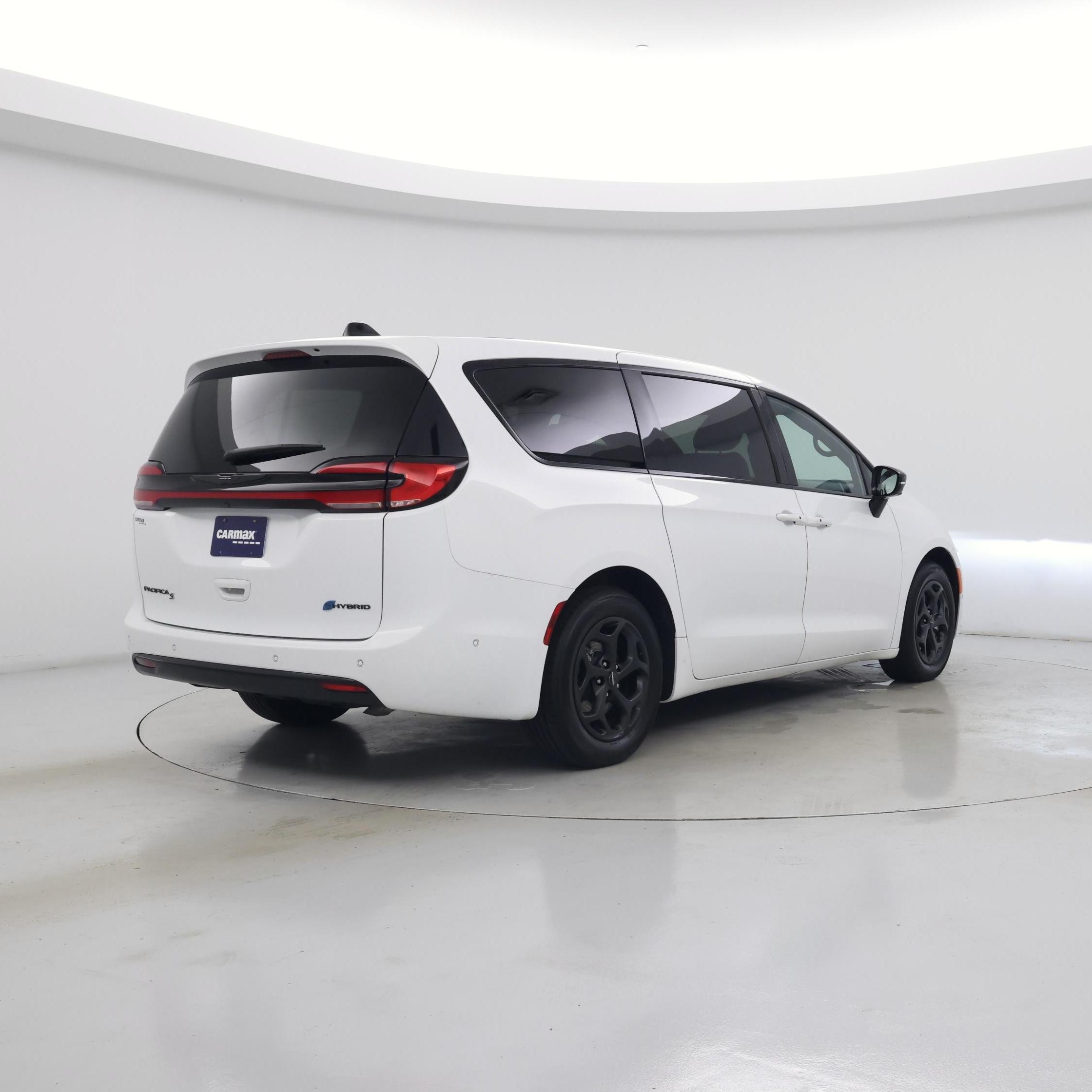 Thumbnail: 2024 Chrysler Pacifica - 8