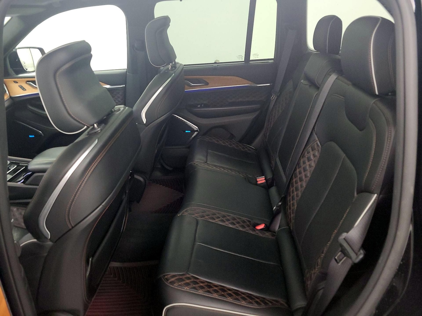 Rear A/C Seat(s)