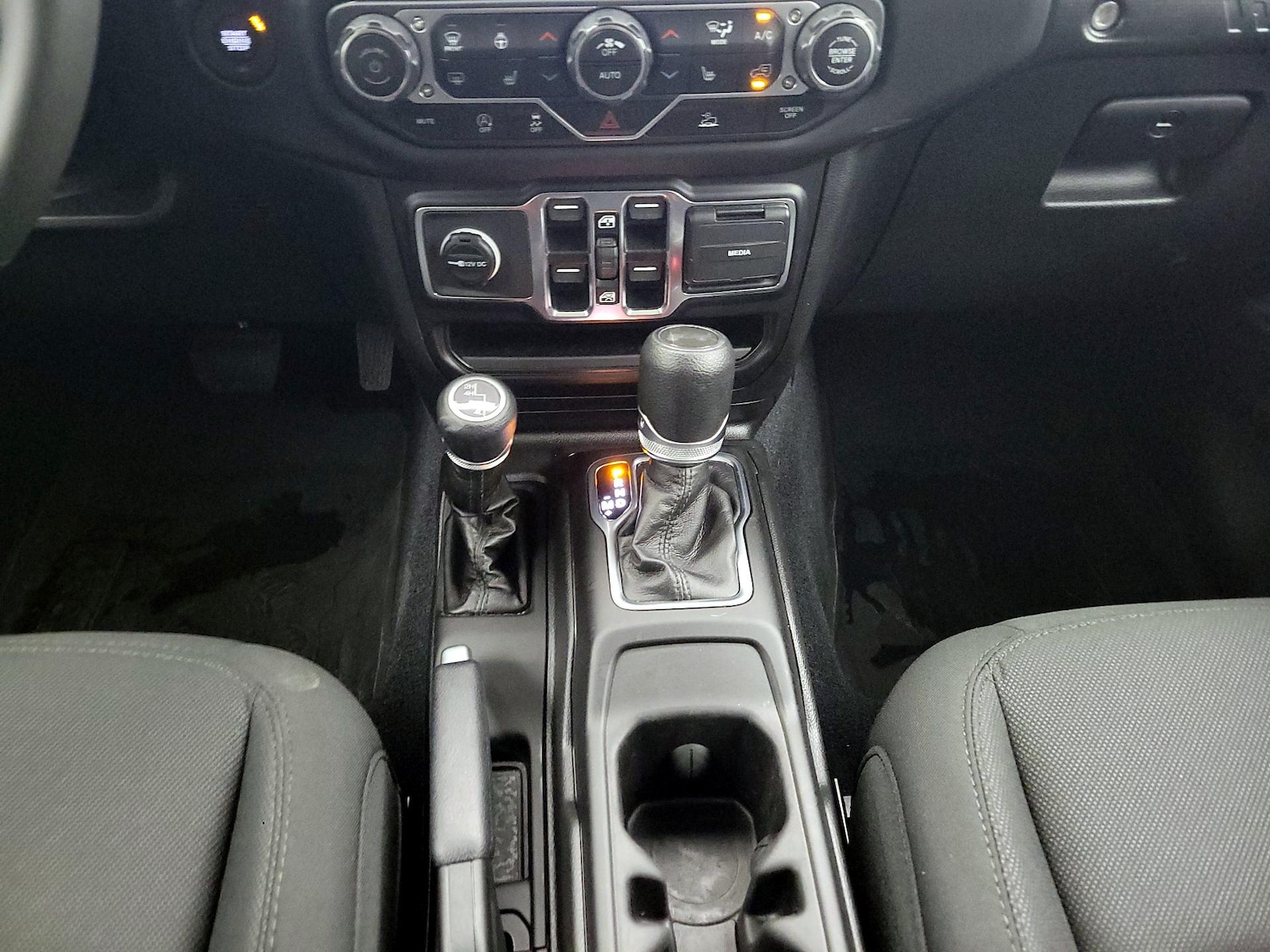 2023 Jeep Wrangler 4-Door Sport S - Photo 19