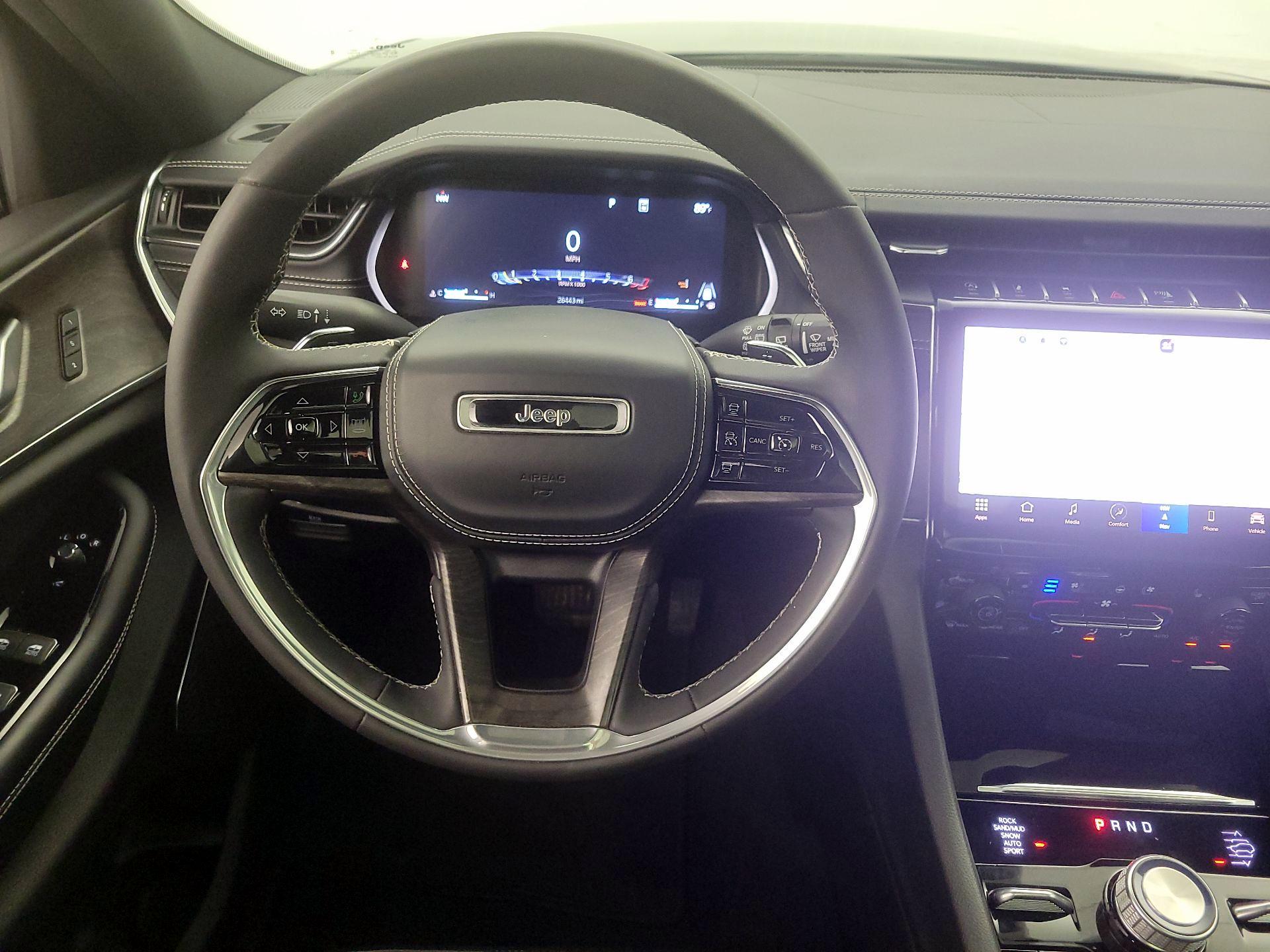 Thumbnail: 2023 Jeep Grand Cherokee - 10