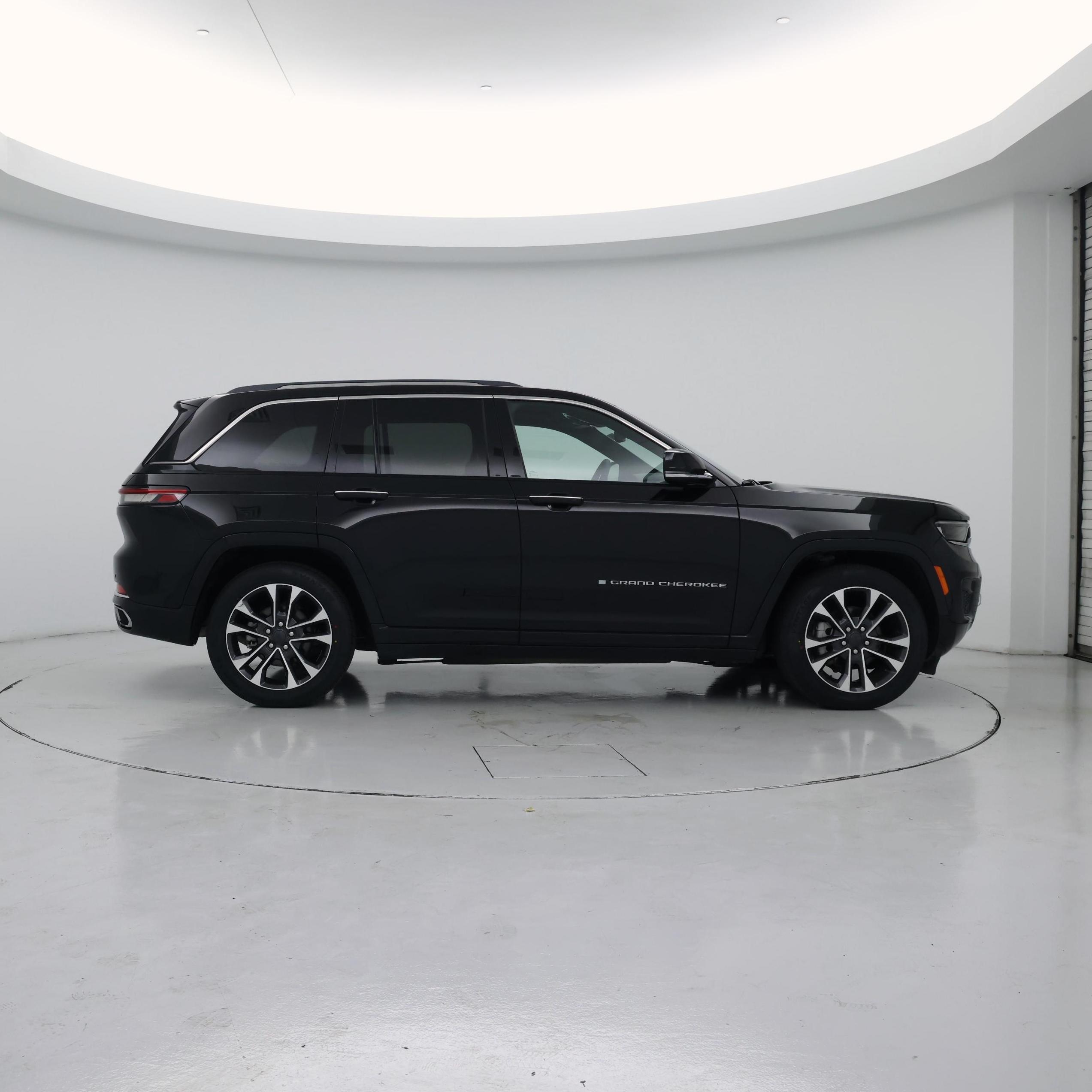 Thumbnail: 2023 Jeep Grand Cherokee - 7