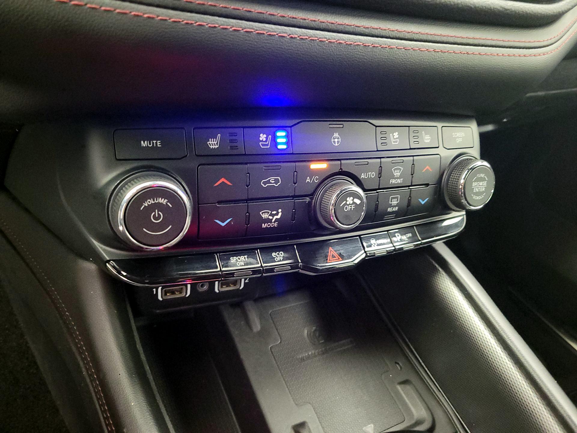 Thumbnail: 2022 Dodge Durango - 17