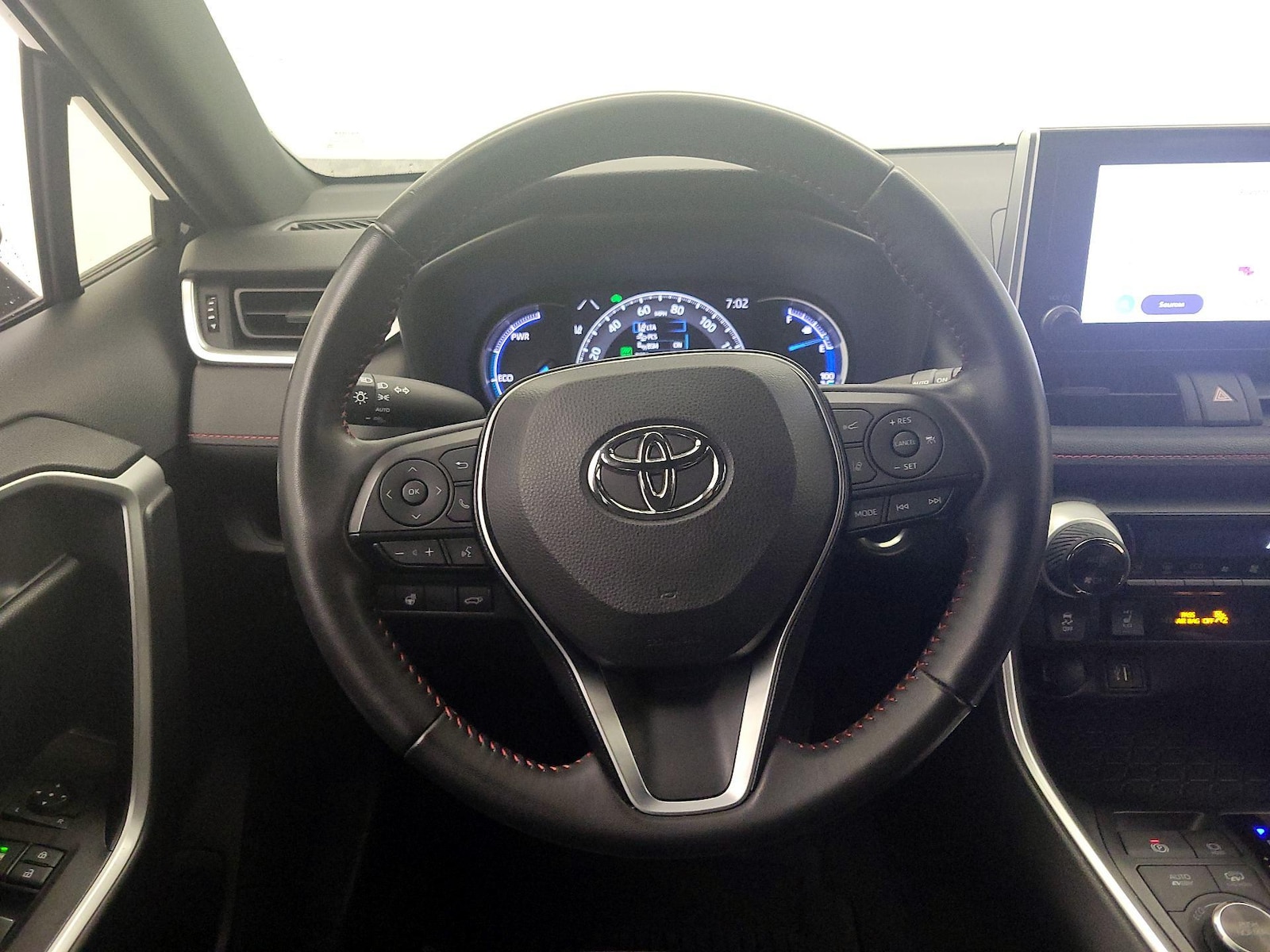 2023 Toyota RAV4 SE - Photo 11