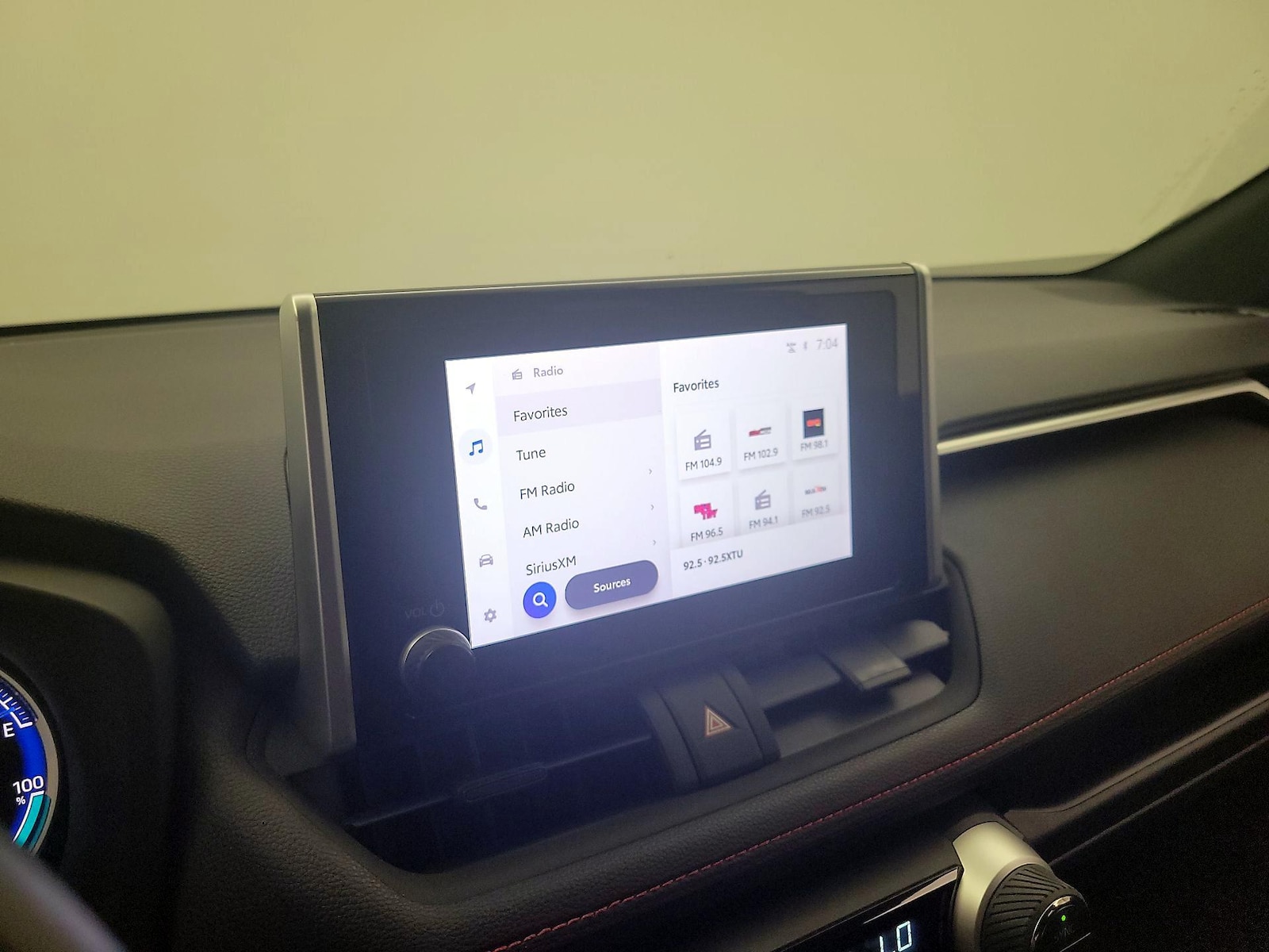 2023 Toyota RAV4 SE - Photo 16