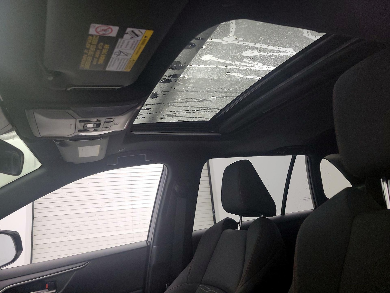2023 Toyota RAV4 SE - Photo 20